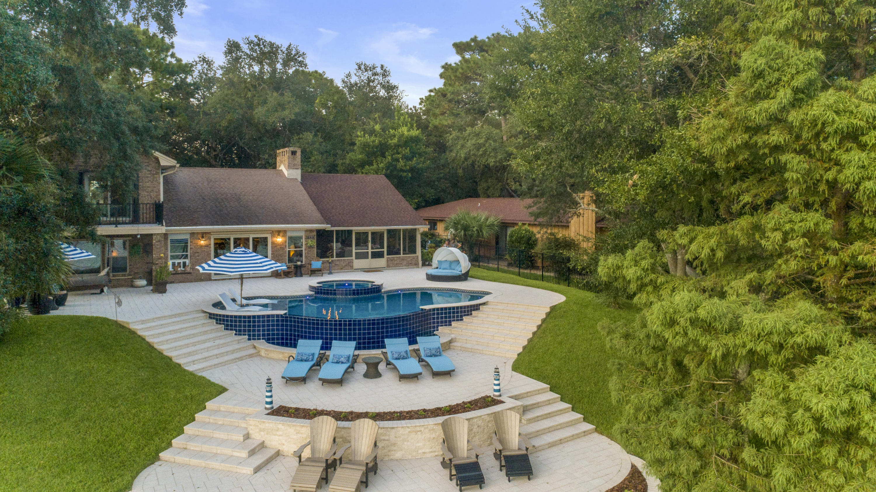 BAYOU POQUITO - Residential