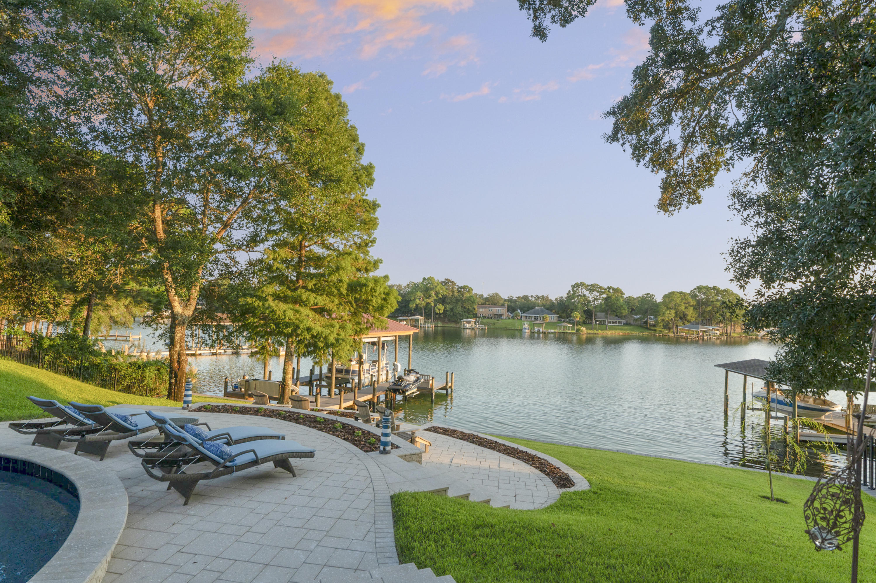 BAYOU POQUITO - Residential