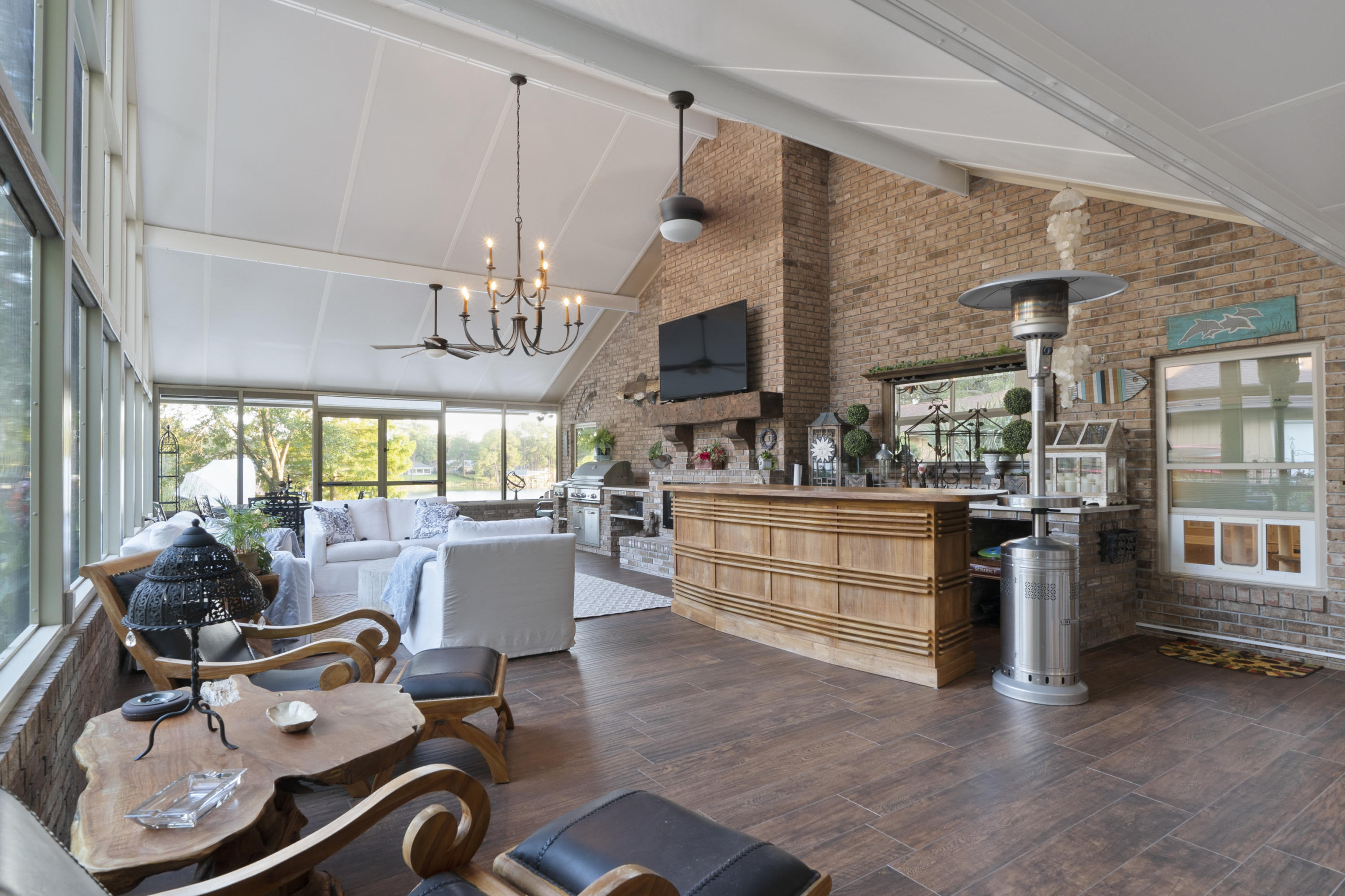 BAYOU POQUITO - Residential