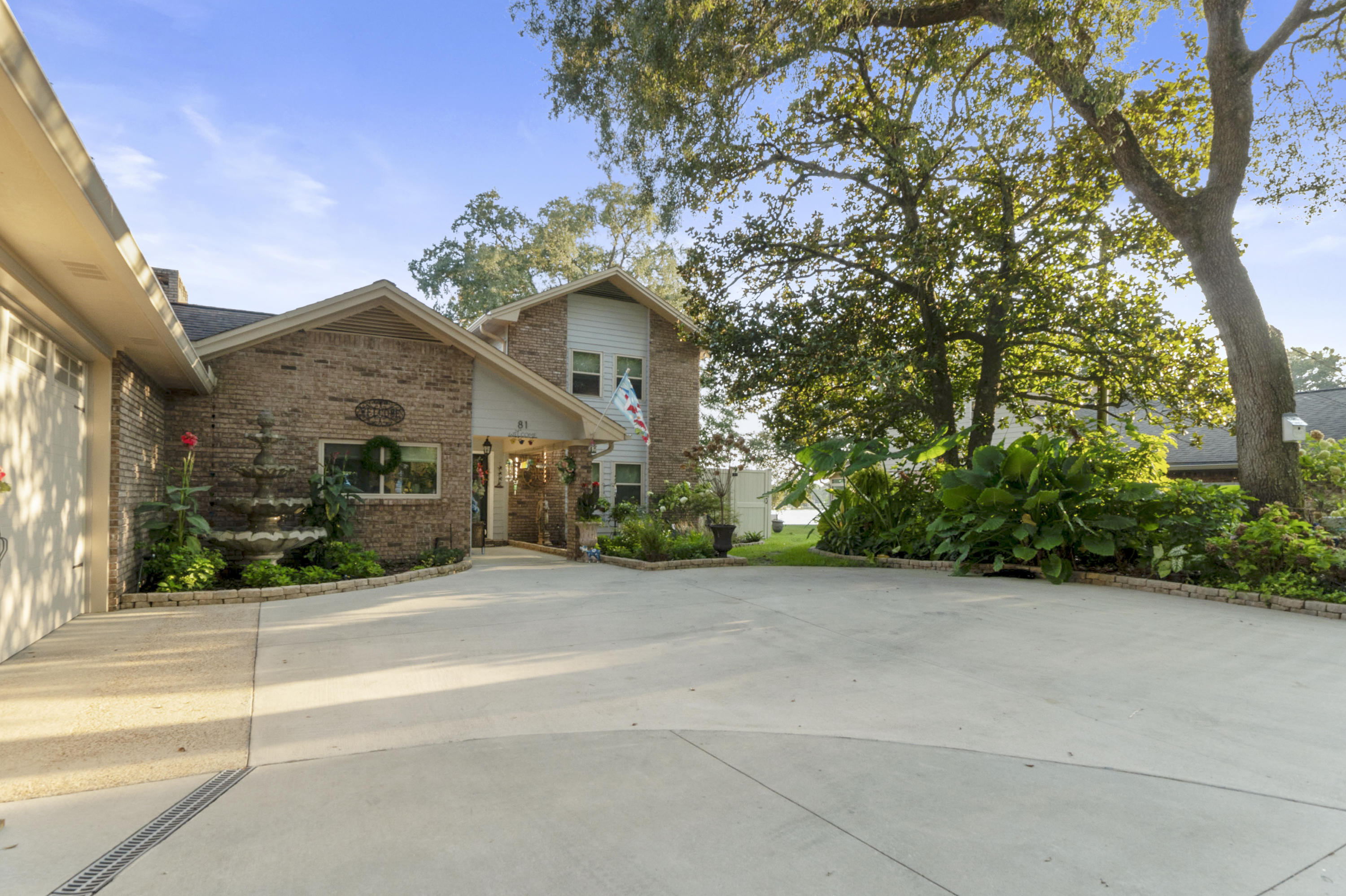 BAYOU POQUITO - Residential