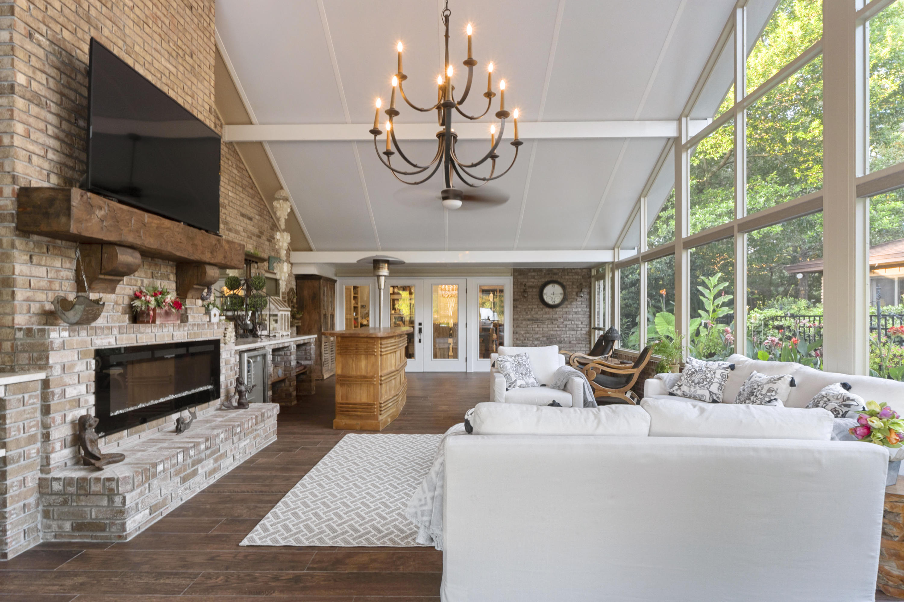 BAYOU POQUITO - Residential