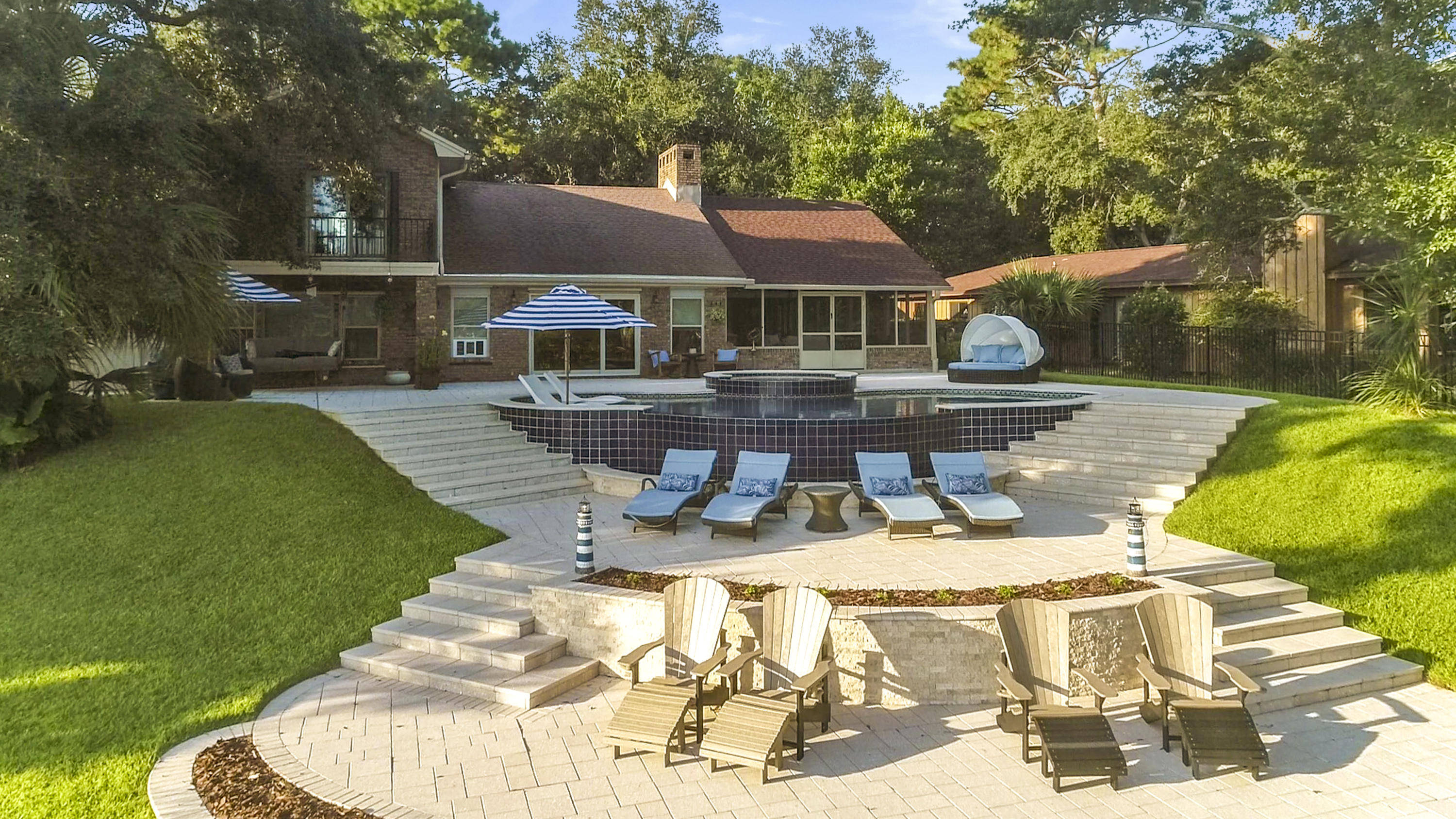 BAYOU POQUITO - Residential