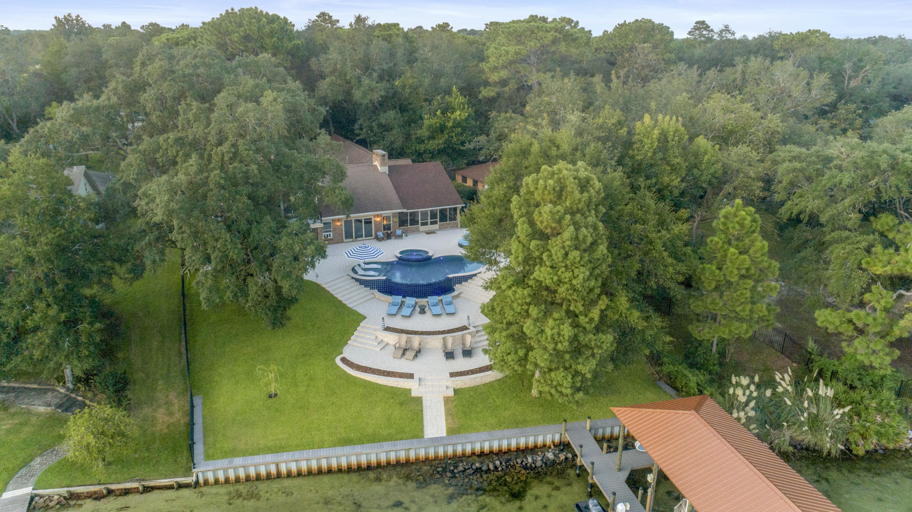 BAYOU POQUITO - Residential