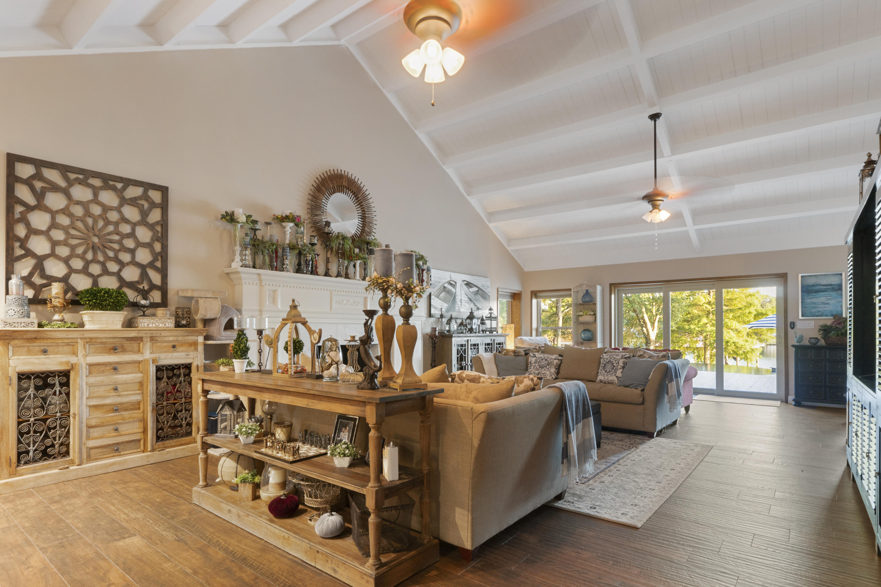 BAYOU POQUITO - Residential