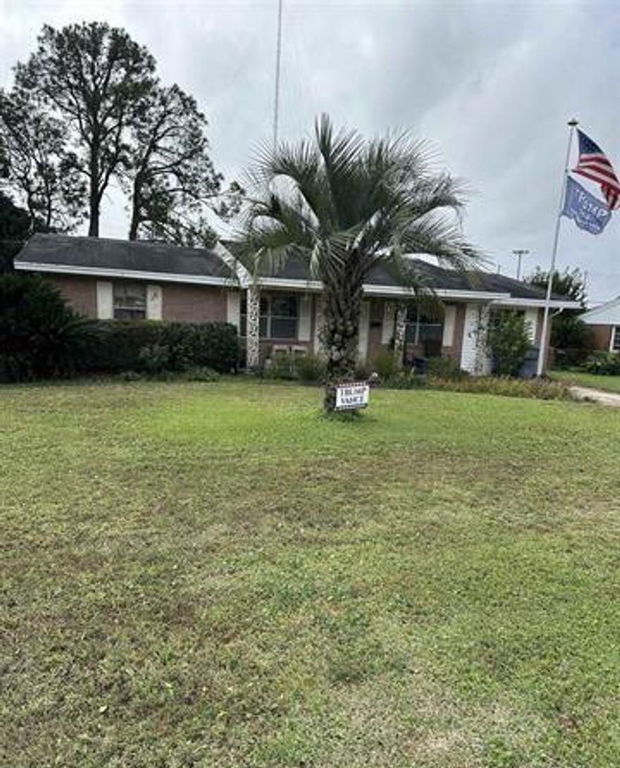 Brick home in conveniently located quiet neighborhood