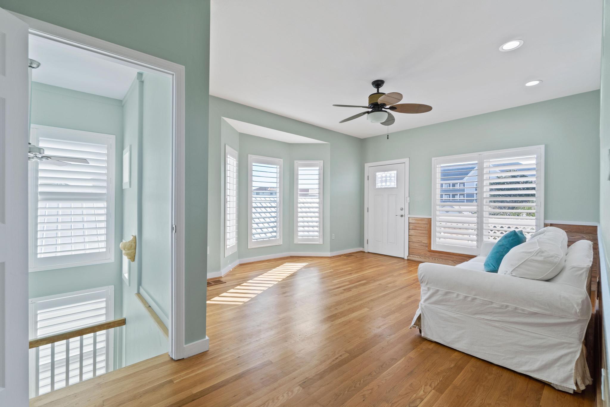 CRYSTAL BEACH - Residential