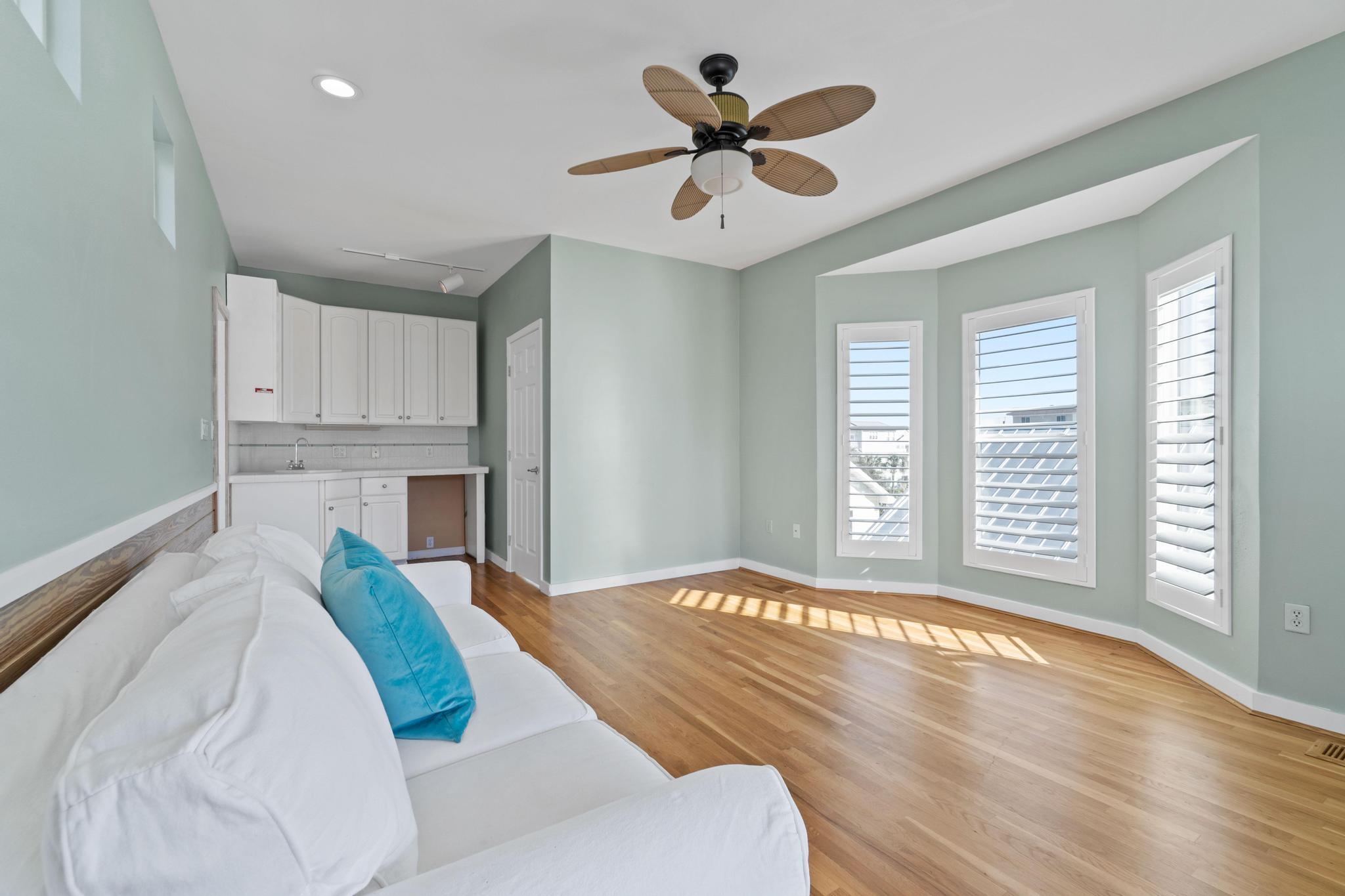 CRYSTAL BEACH - Residential