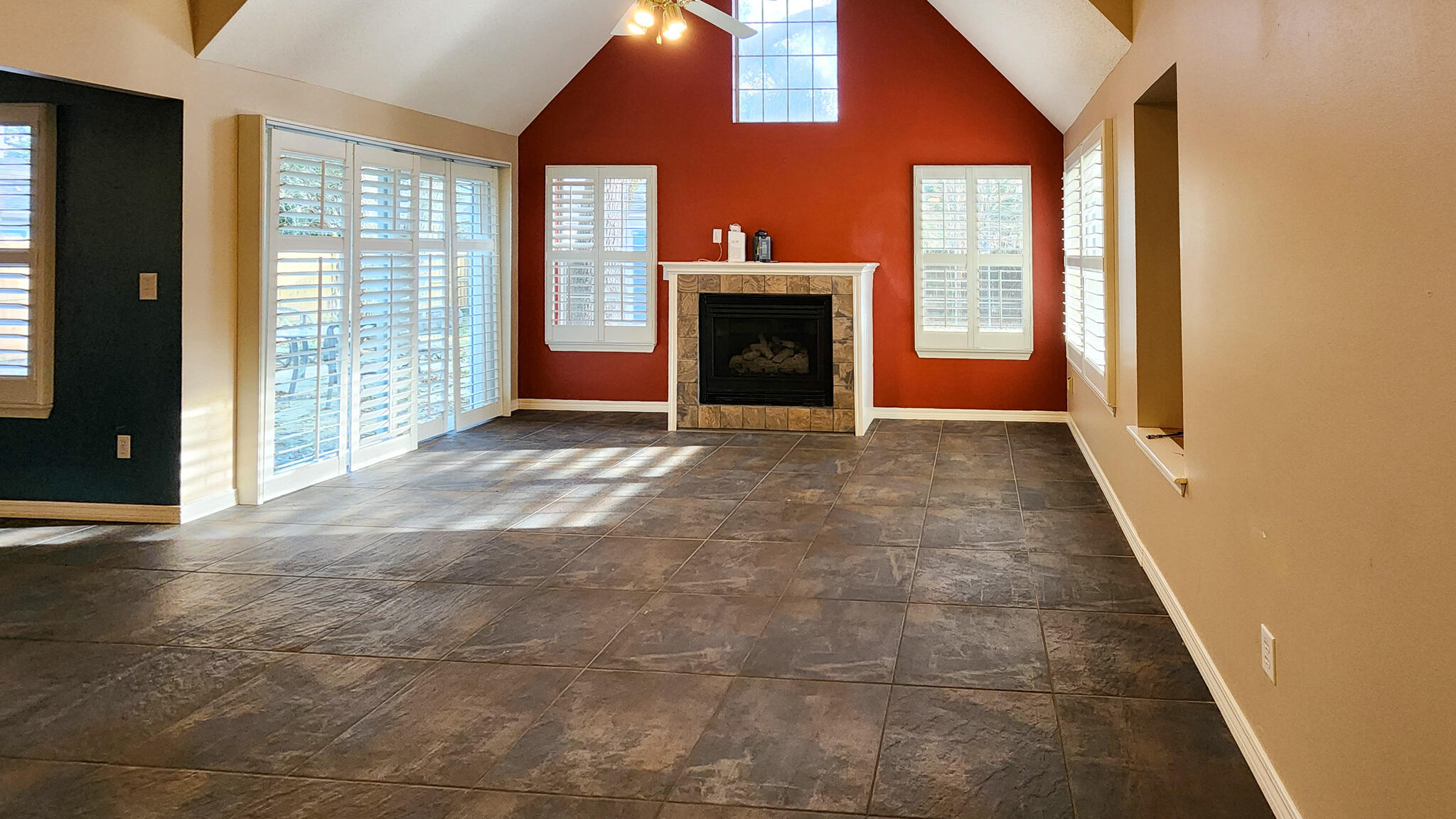 PALM SHORES - Residential