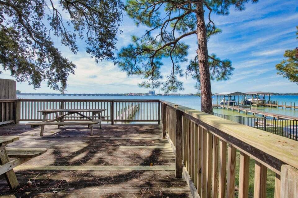 PALM SHORES - Residential