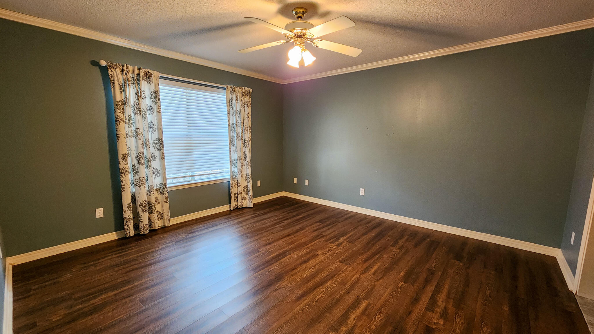 PALM SHORES - Residential