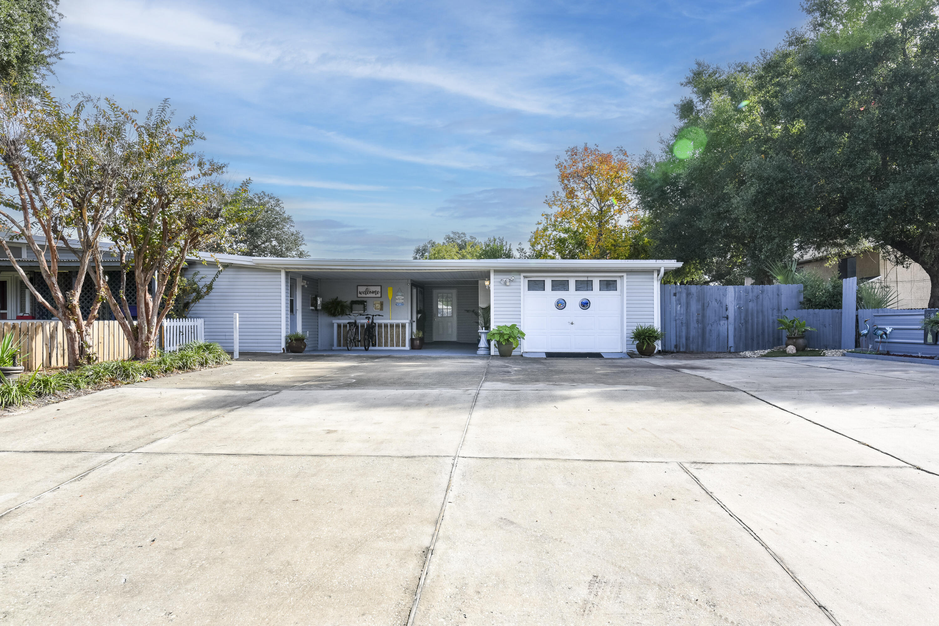 SEABREEZE 6TH ADD LOT 1 BLK G - Residential