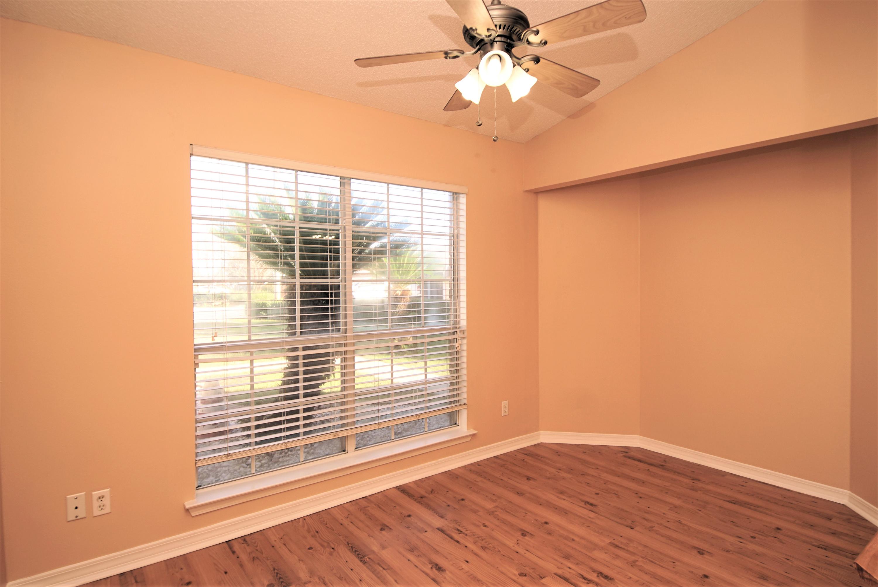 ROSS CROSSING - Residential