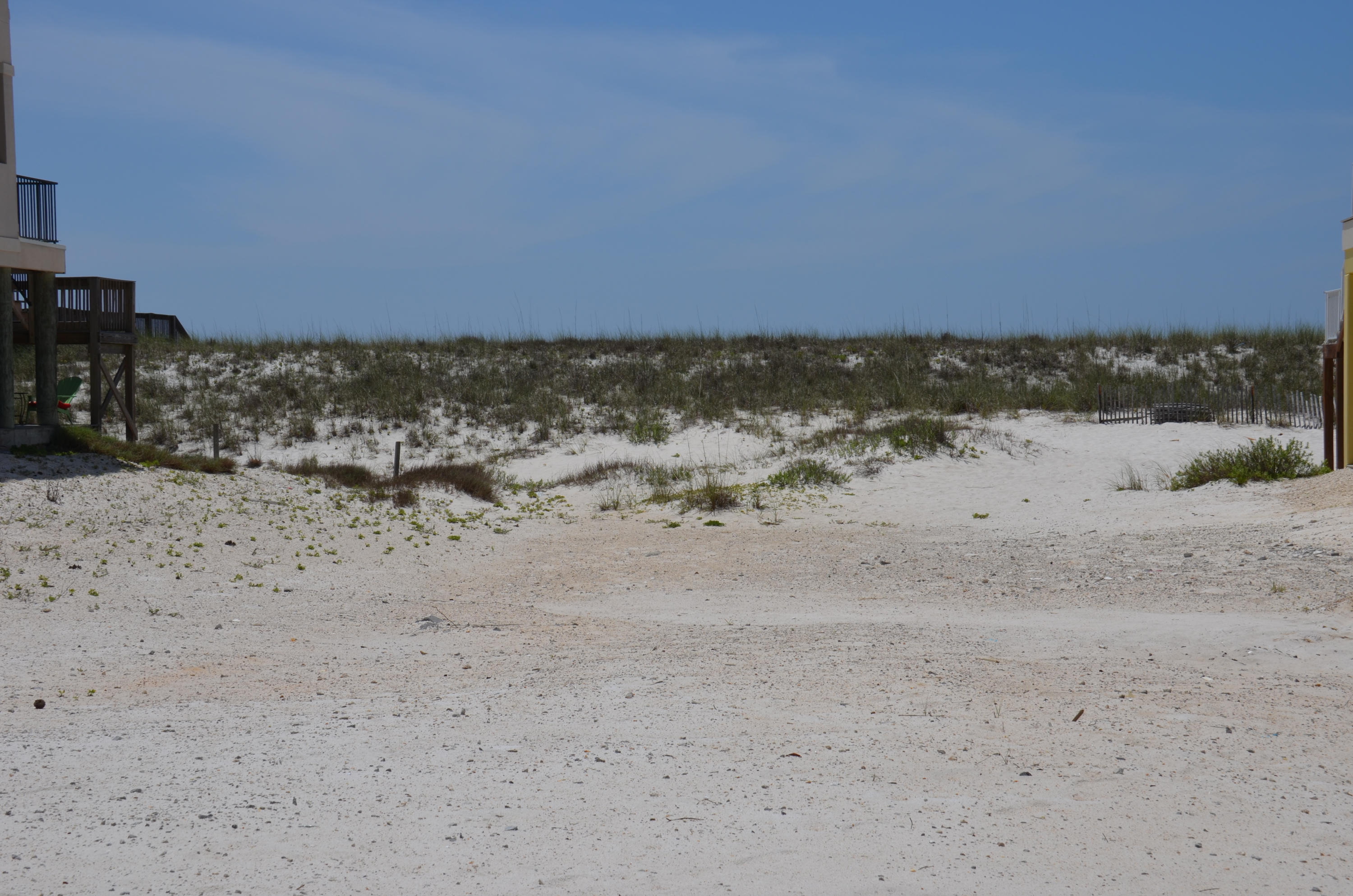 GULF FRONT LOT. 50X 130 lot located on the Gulf of Mexico with direct access to the beach right out of your back door. Navarre Beach is one of last places in Florida that offers the old Florida lifestyle with Emerald Green waters, Sugar white sands, Miles of bike and walking paths, Fishing Pier, Gulf Islands National seashore to the west and County park to the east with snorkeling and fishing. Buyer to verify all information to buyers satisfaction including but not limited to lot size, zoning etc.