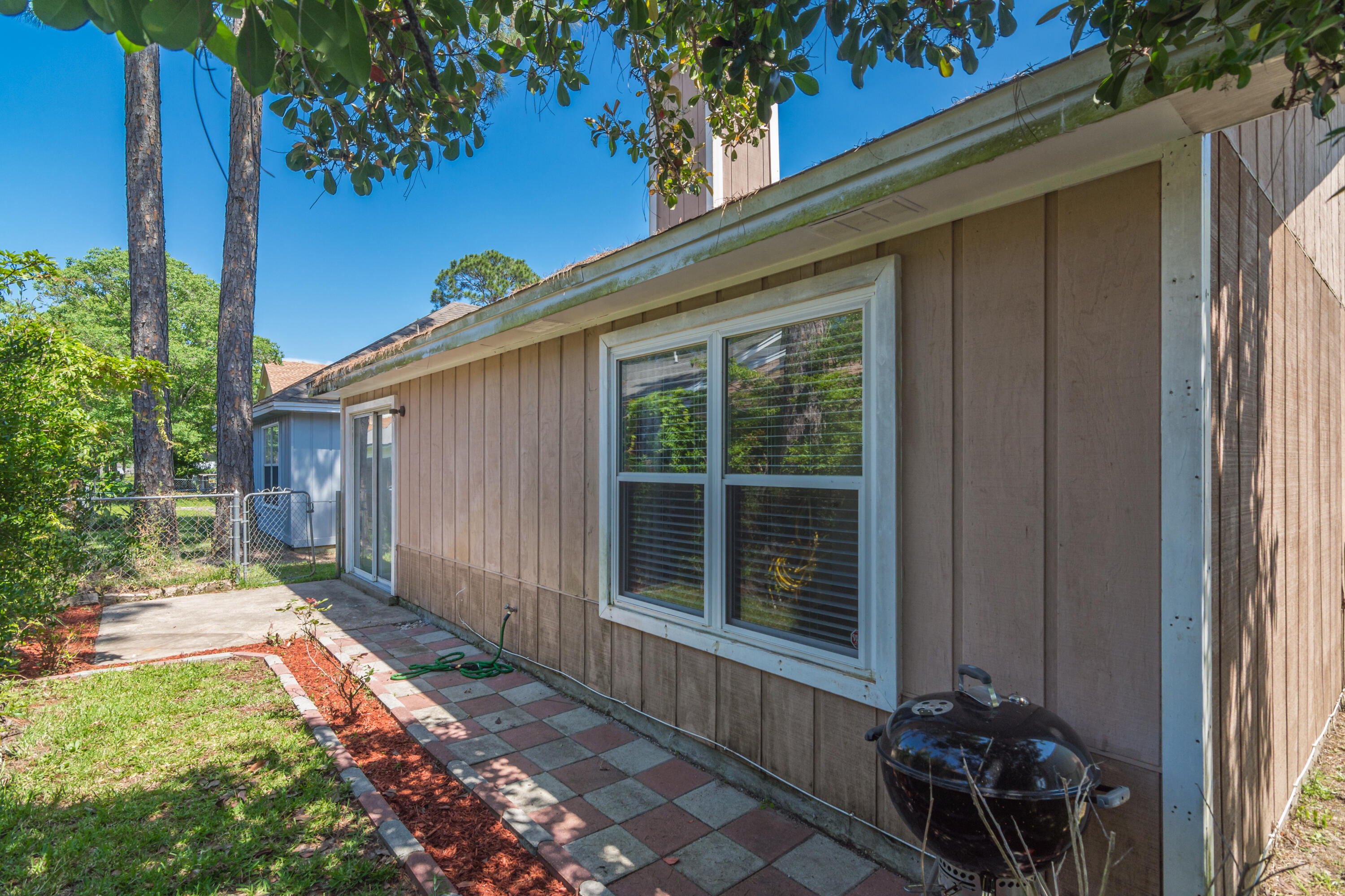 YORKTOWN AT WILLOW BEND - Residential Lease