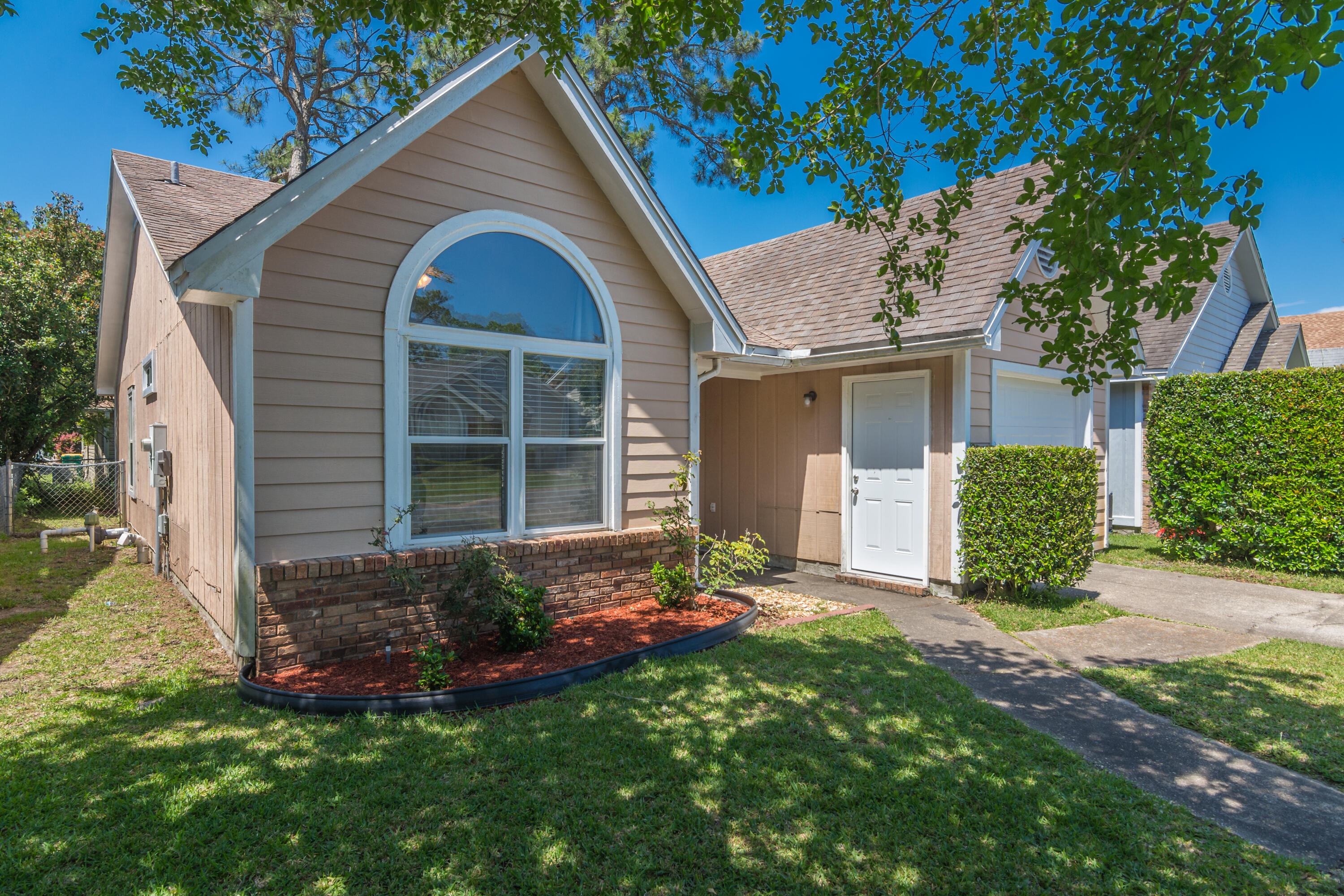 YORKTOWN AT WILLOW BEND - Residential Lease