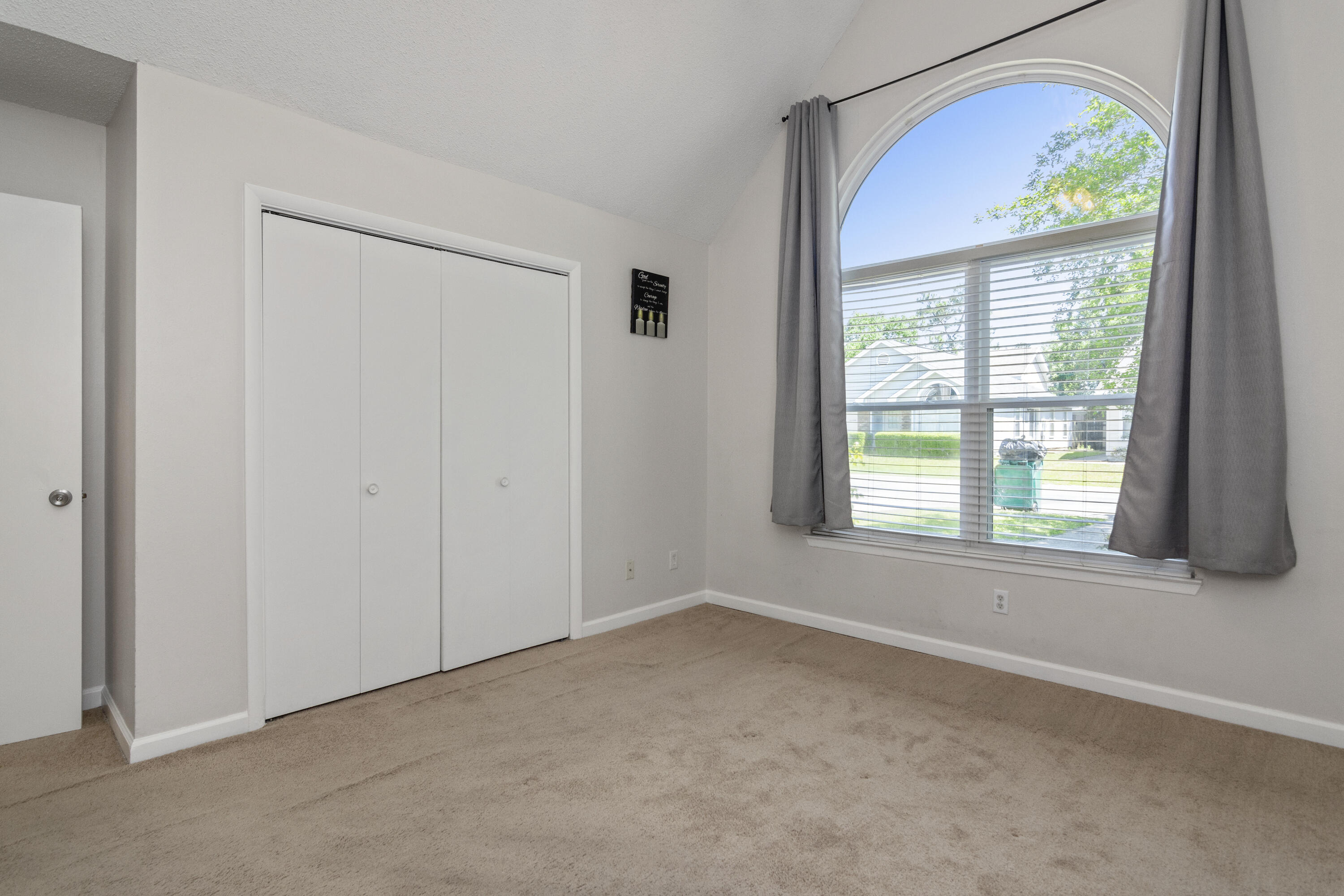 YORKTOWN AT WILLOW BEND - Residential Lease