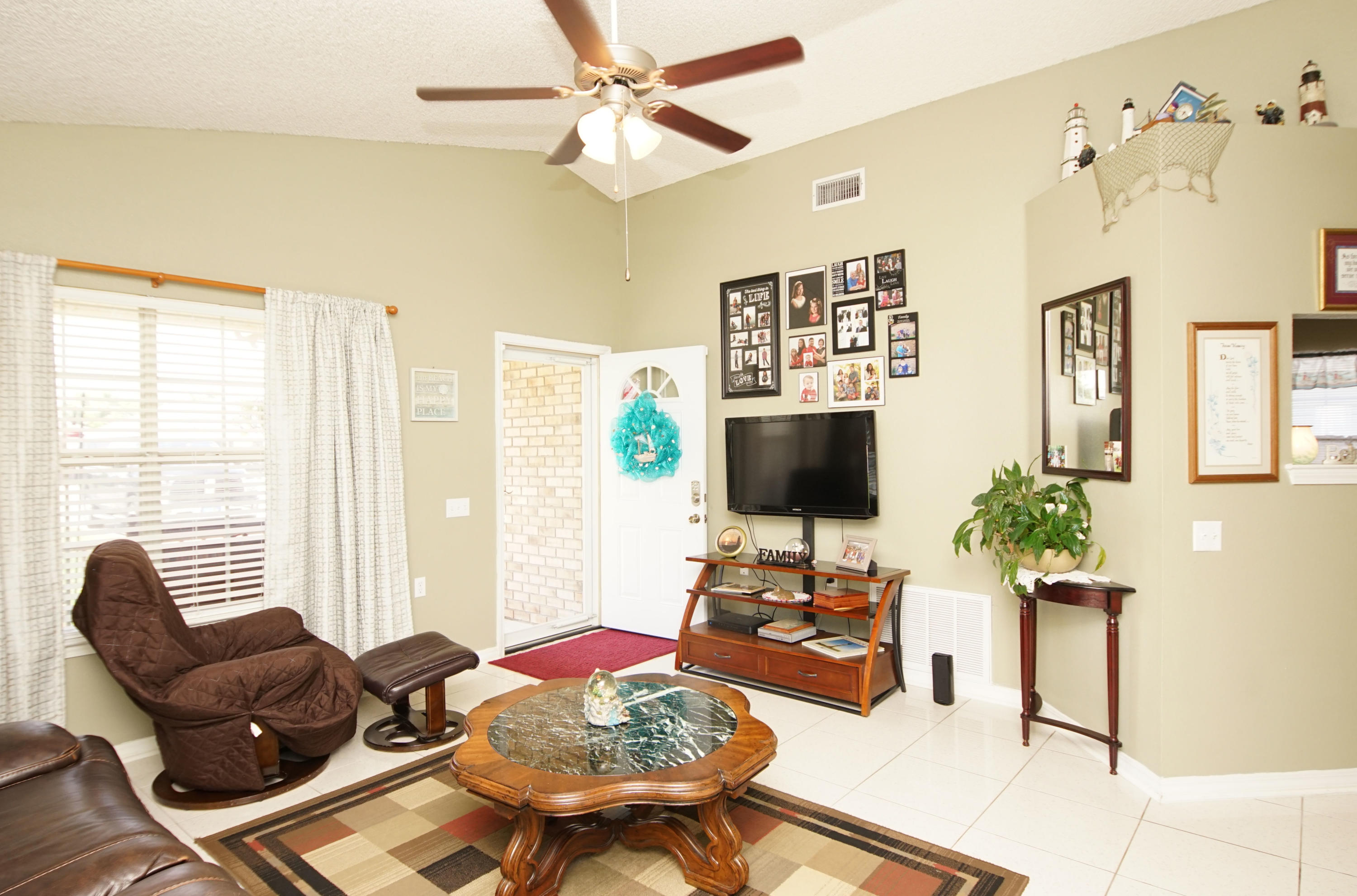 LIGHTHOUSE POINTE UNIT 3 - Residential