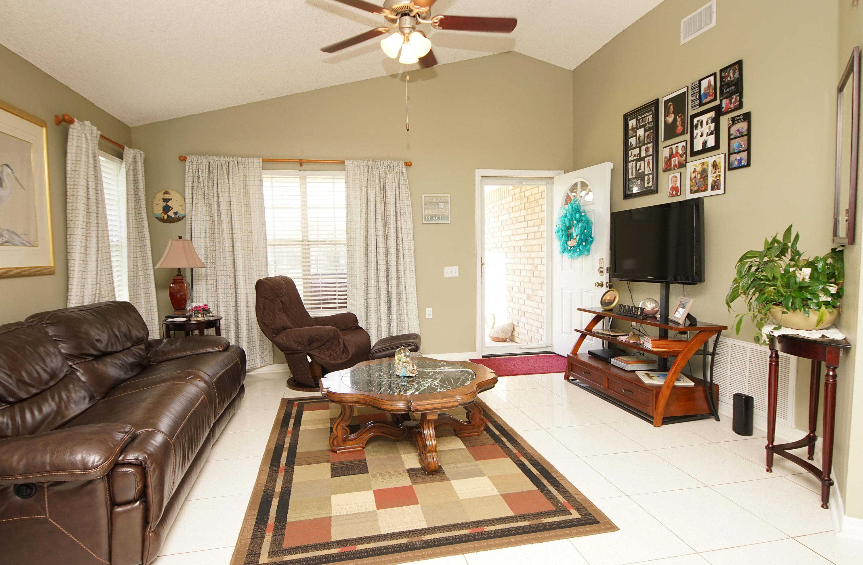 LIGHTHOUSE POINTE UNIT 3 - Residential