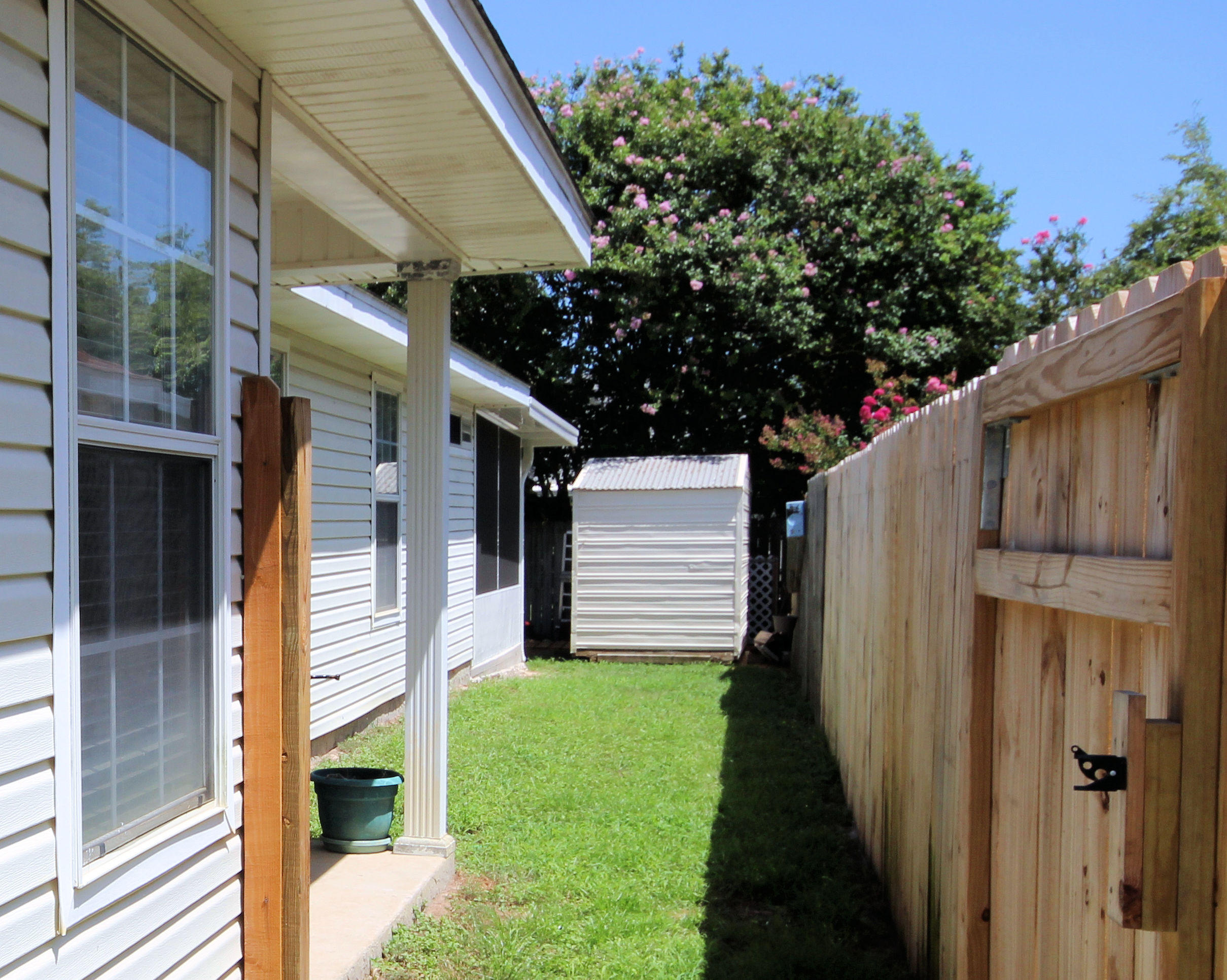 LIGHTHOUSE POINTE UNIT 3 - Residential