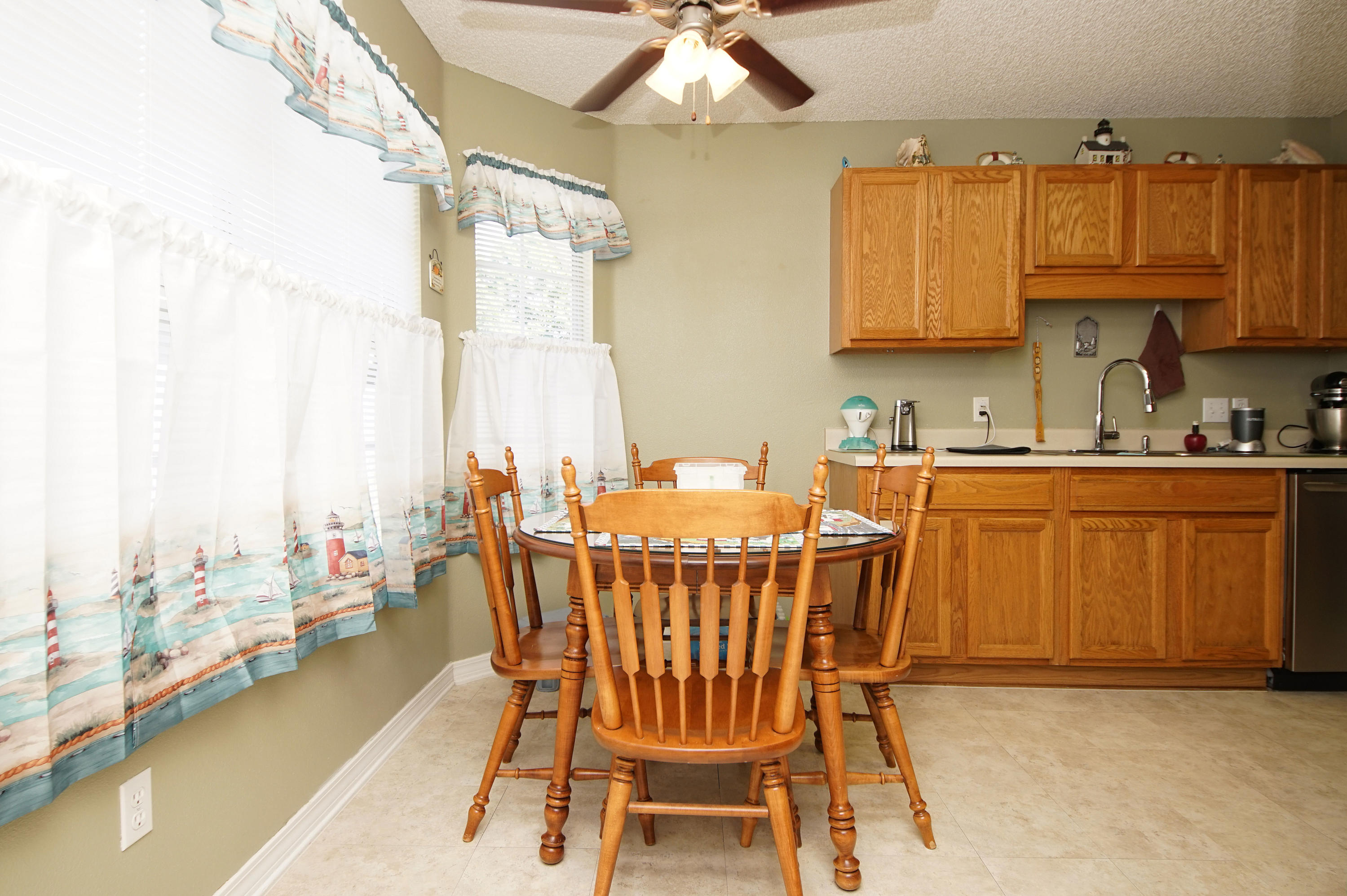 LIGHTHOUSE POINTE UNIT 3 - Residential