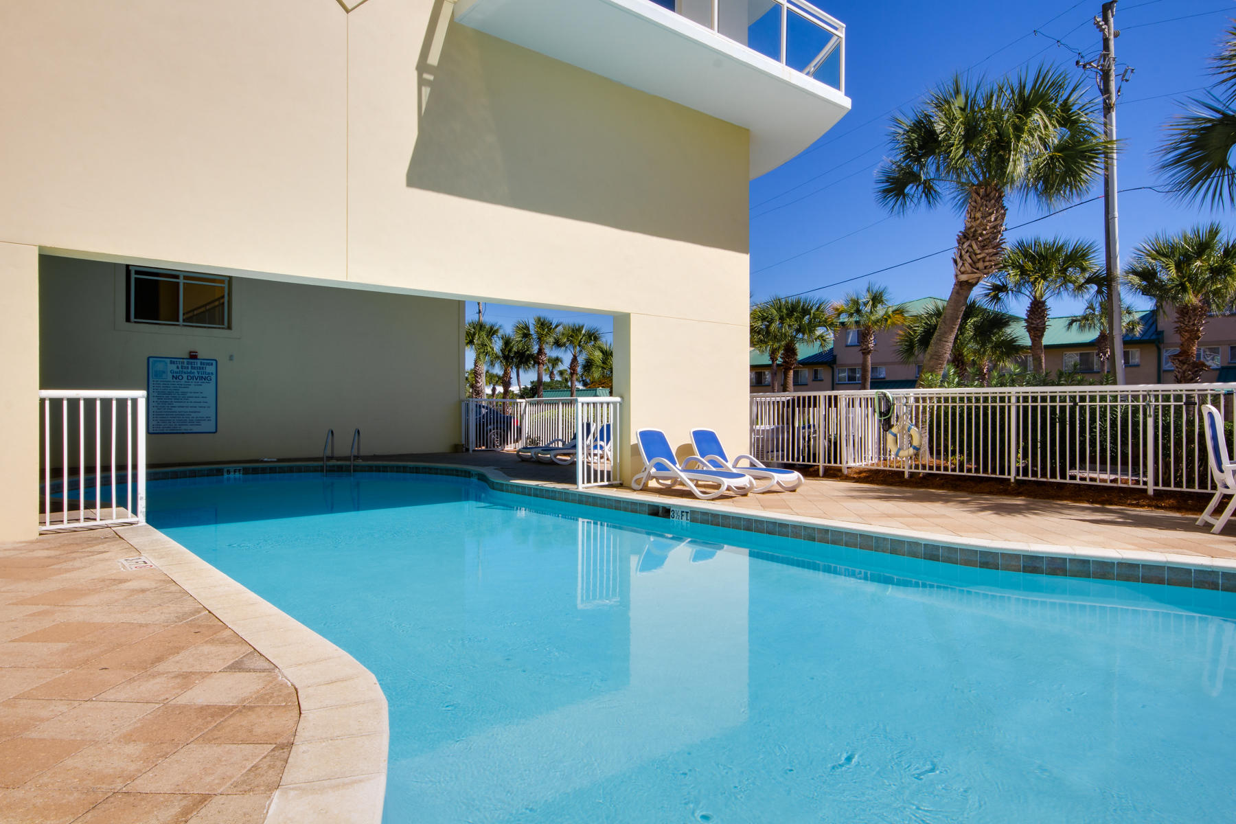DESTIN WEST GULFSIDE VILLAS - Residential