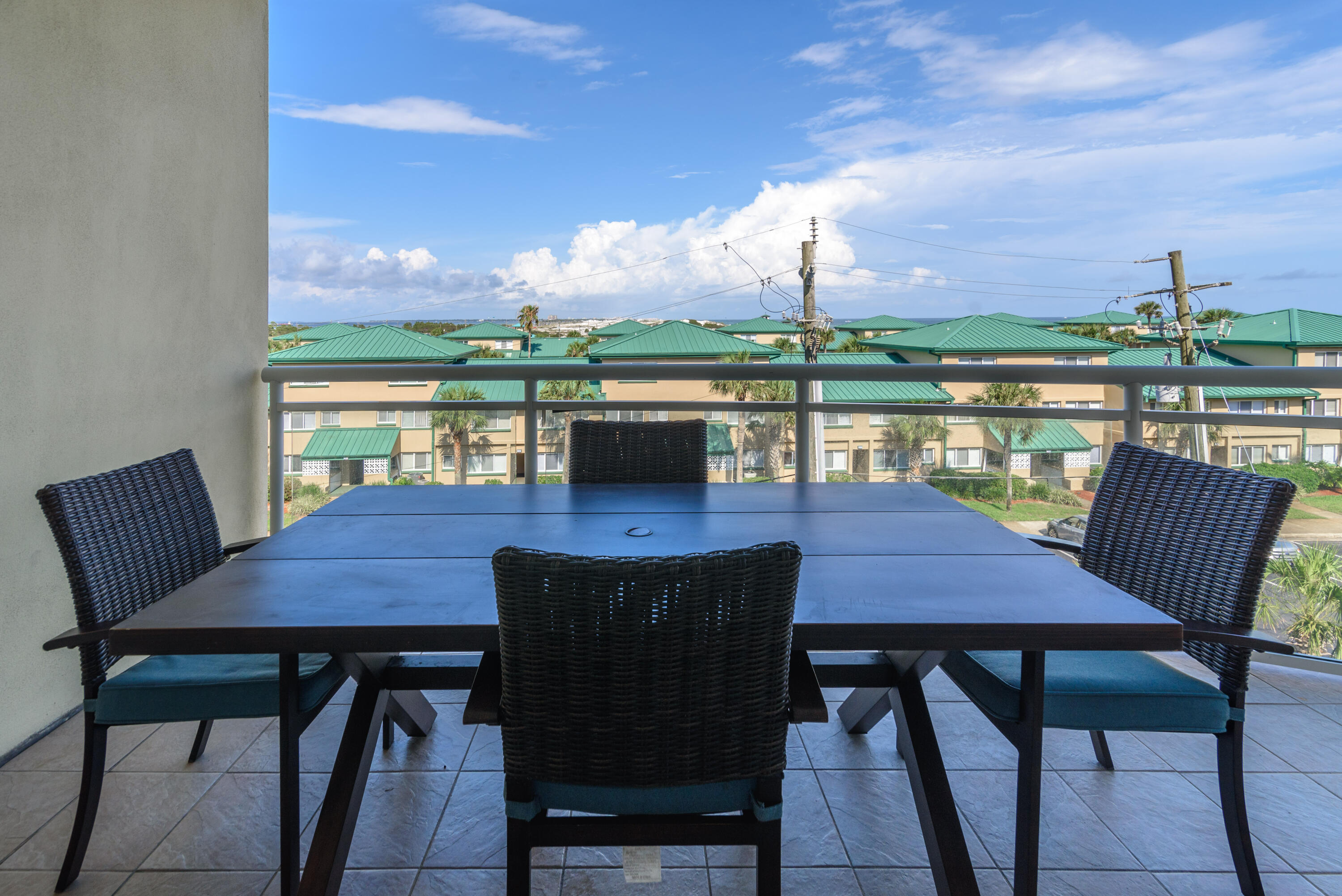 DESTIN WEST GULFSIDE VILLAS - Residential