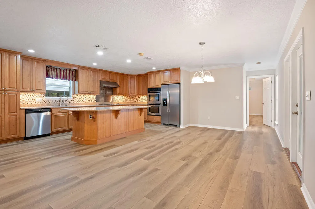 Niceville, Florida 32578, United States, 3 Bedrooms Bedrooms, ,2 BathroomsBathrooms,Residential,Pending,7988