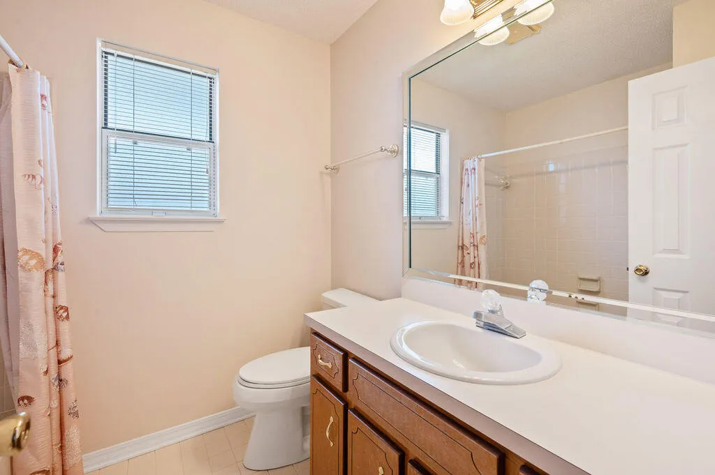 Niceville, Florida 32578, United States, 3 Bedrooms Bedrooms, ,2 BathroomsBathrooms,Residential,Pending,7988