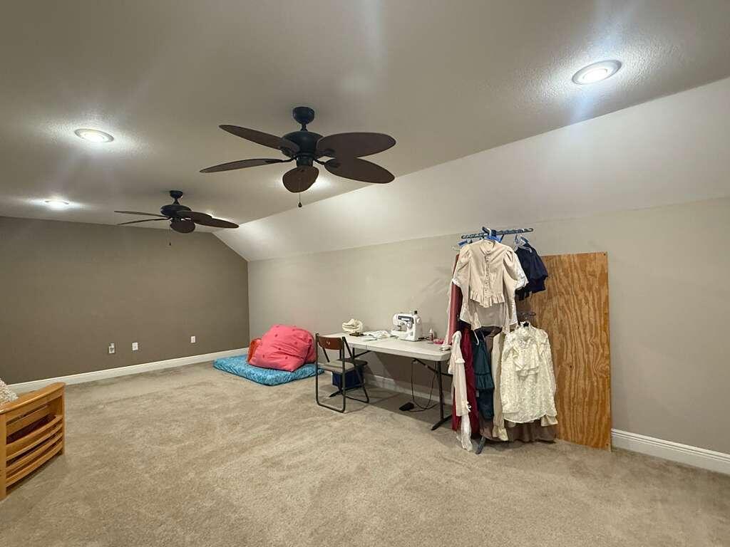 VALPARAISO PINECREST 5 - Residential Lease