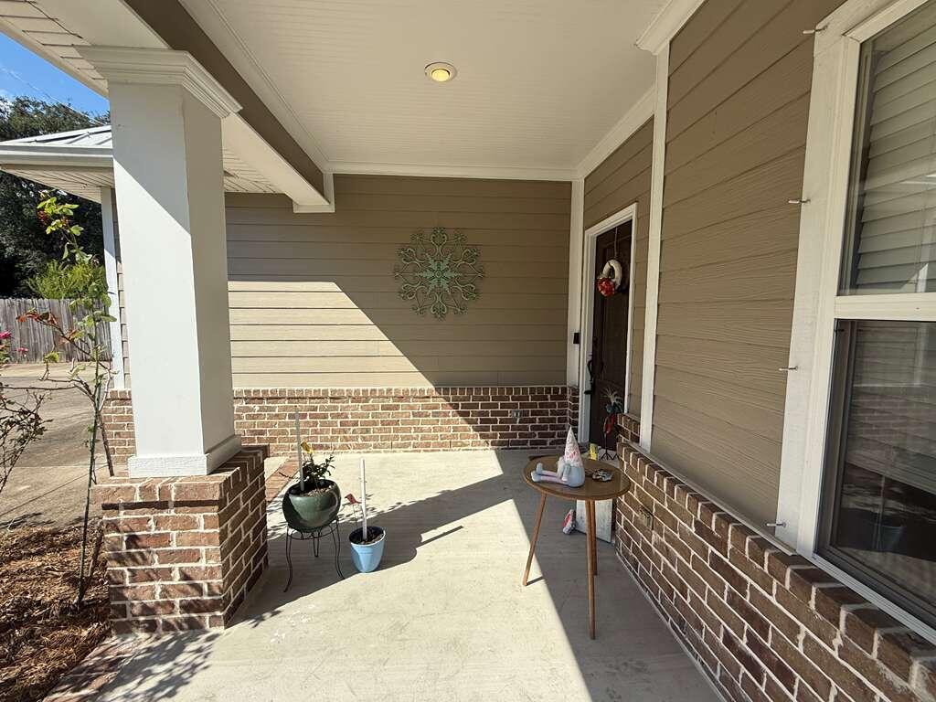 VALPARAISO PINECREST 5 - Residential Lease