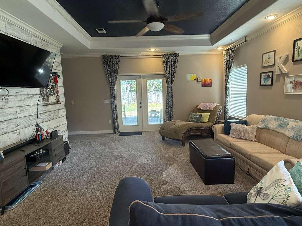 VALPARAISO PINECREST 5 - Residential Lease