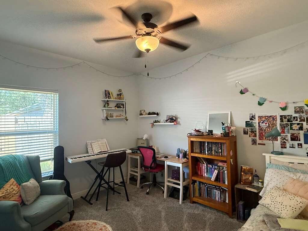 VALPARAISO PINECREST 5 - Residential Lease