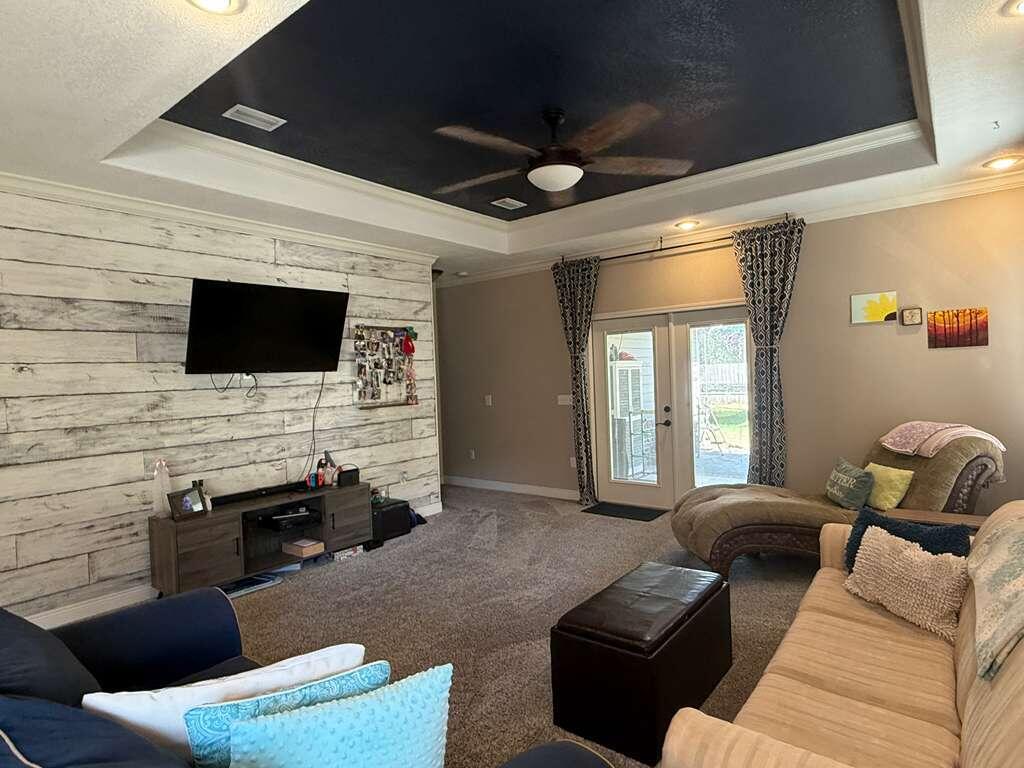 VALPARAISO PINECREST 5 - Residential Lease