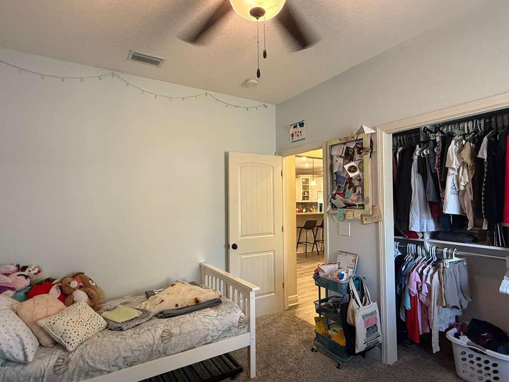 VALPARAISO PINECREST 5 - Residential Lease