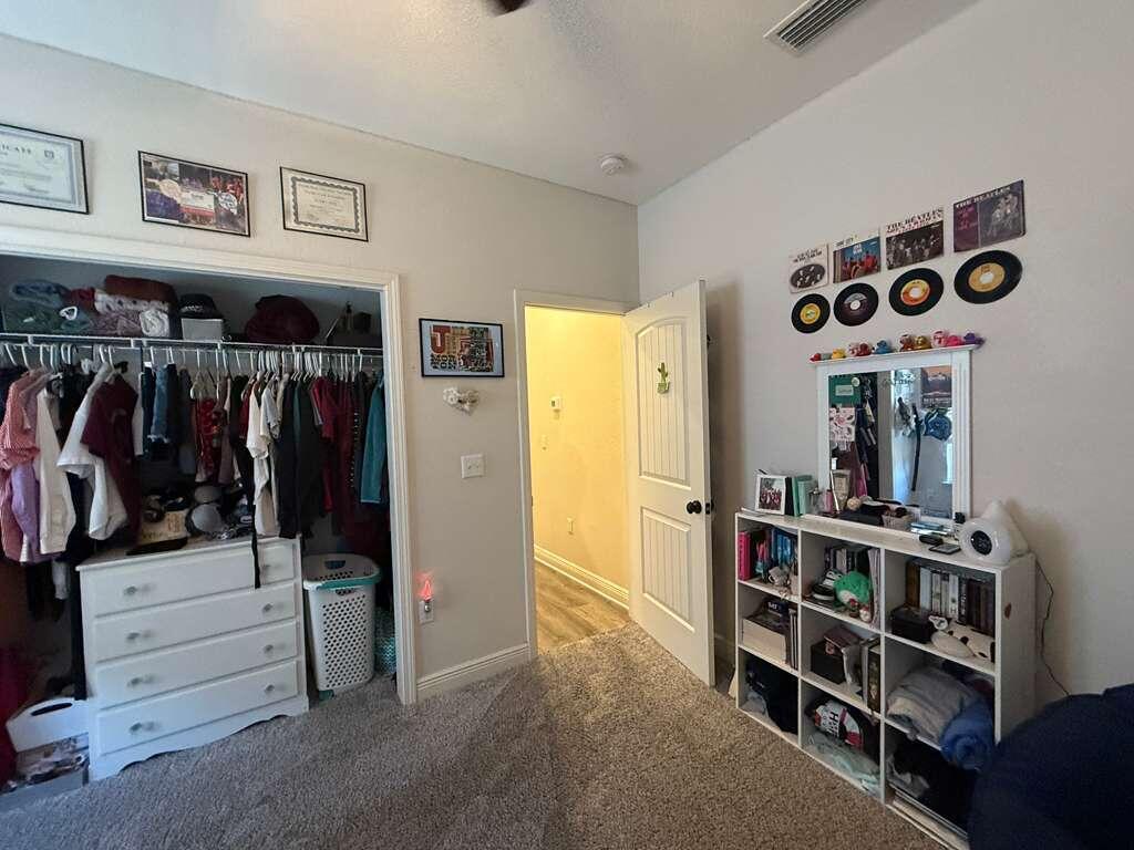 VALPARAISO PINECREST 5 - Residential Lease