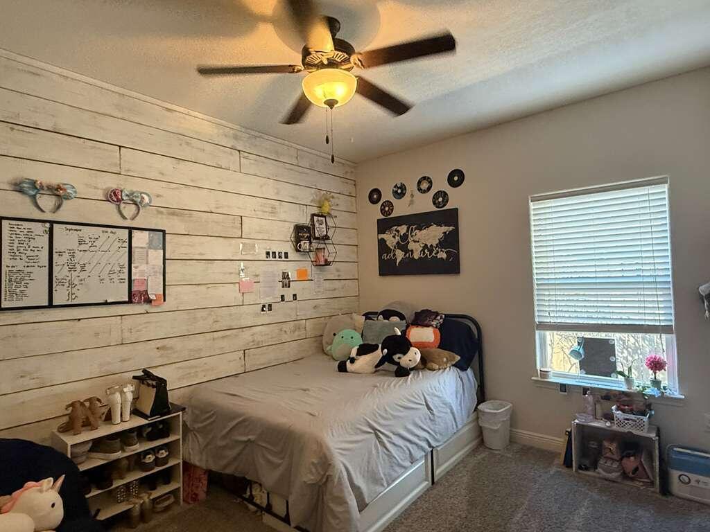 VALPARAISO PINECREST 5 - Residential Lease