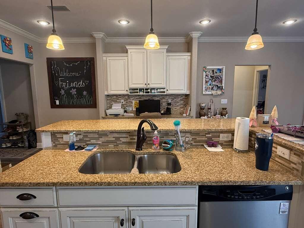 VALPARAISO PINECREST 5 - Residential Lease