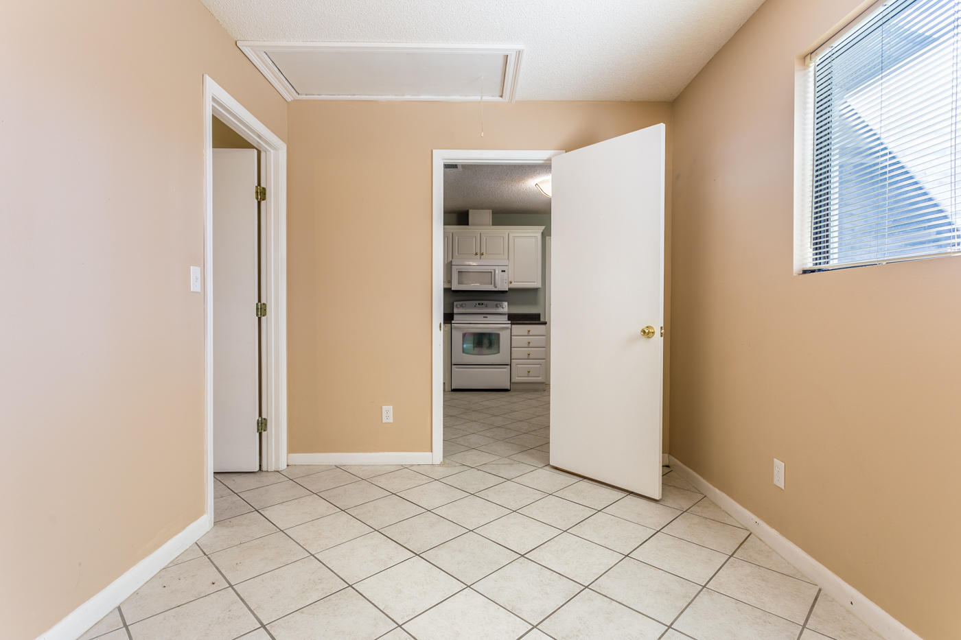 BAY BRIDGE LANDING - Residential Lease