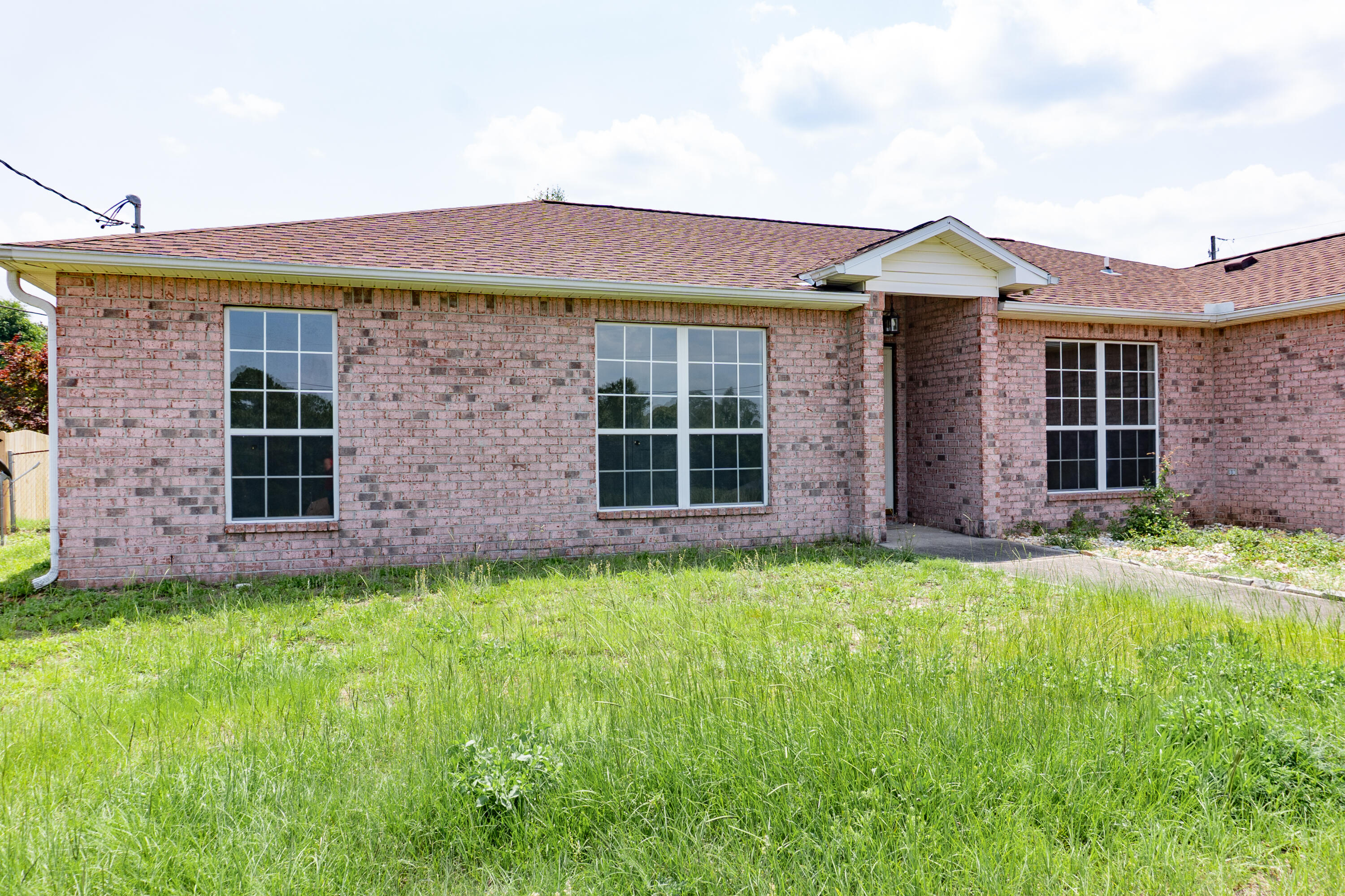 WESTVIEW ESTATES PH 5 - Residential Lease