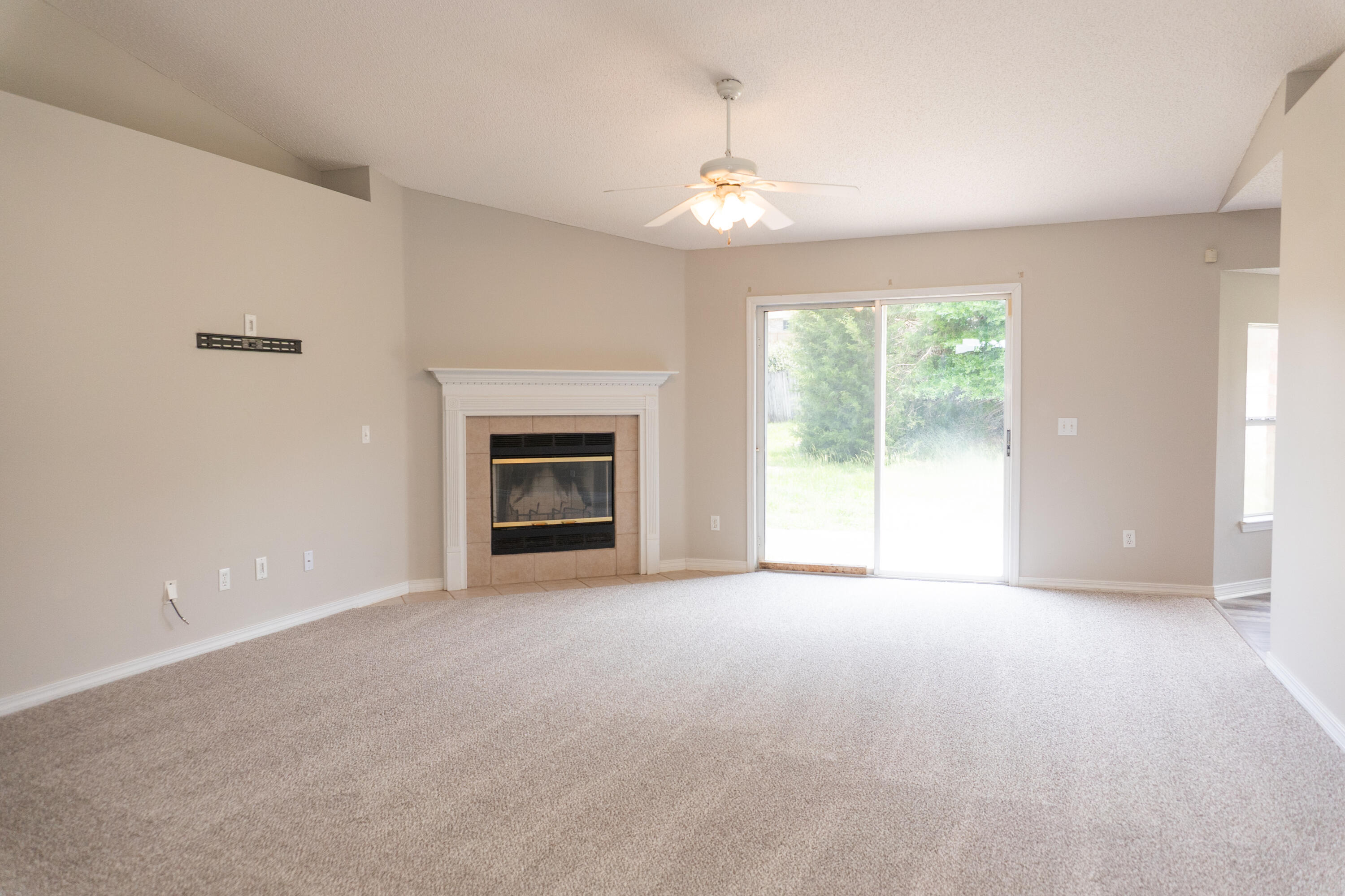 WESTVIEW ESTATES PH 5 - Residential Lease