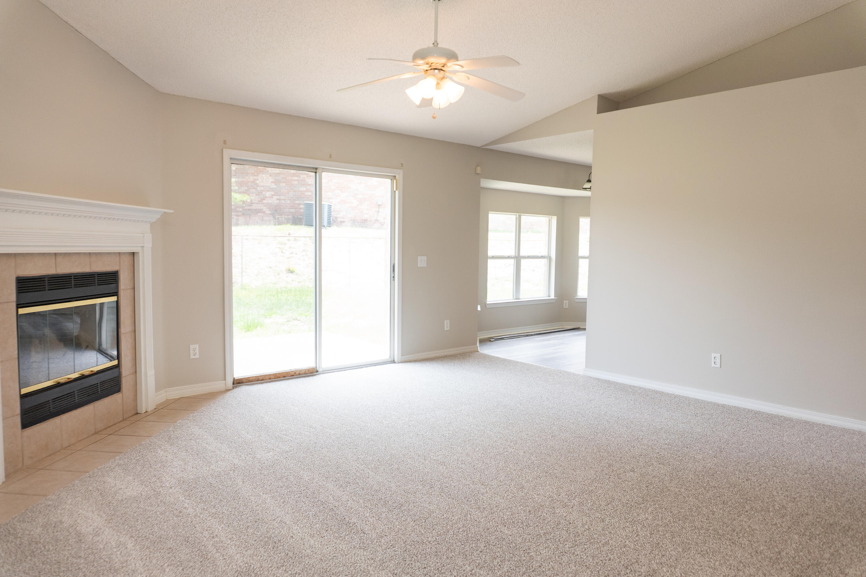 WESTVIEW ESTATES PH 5 - Residential Lease