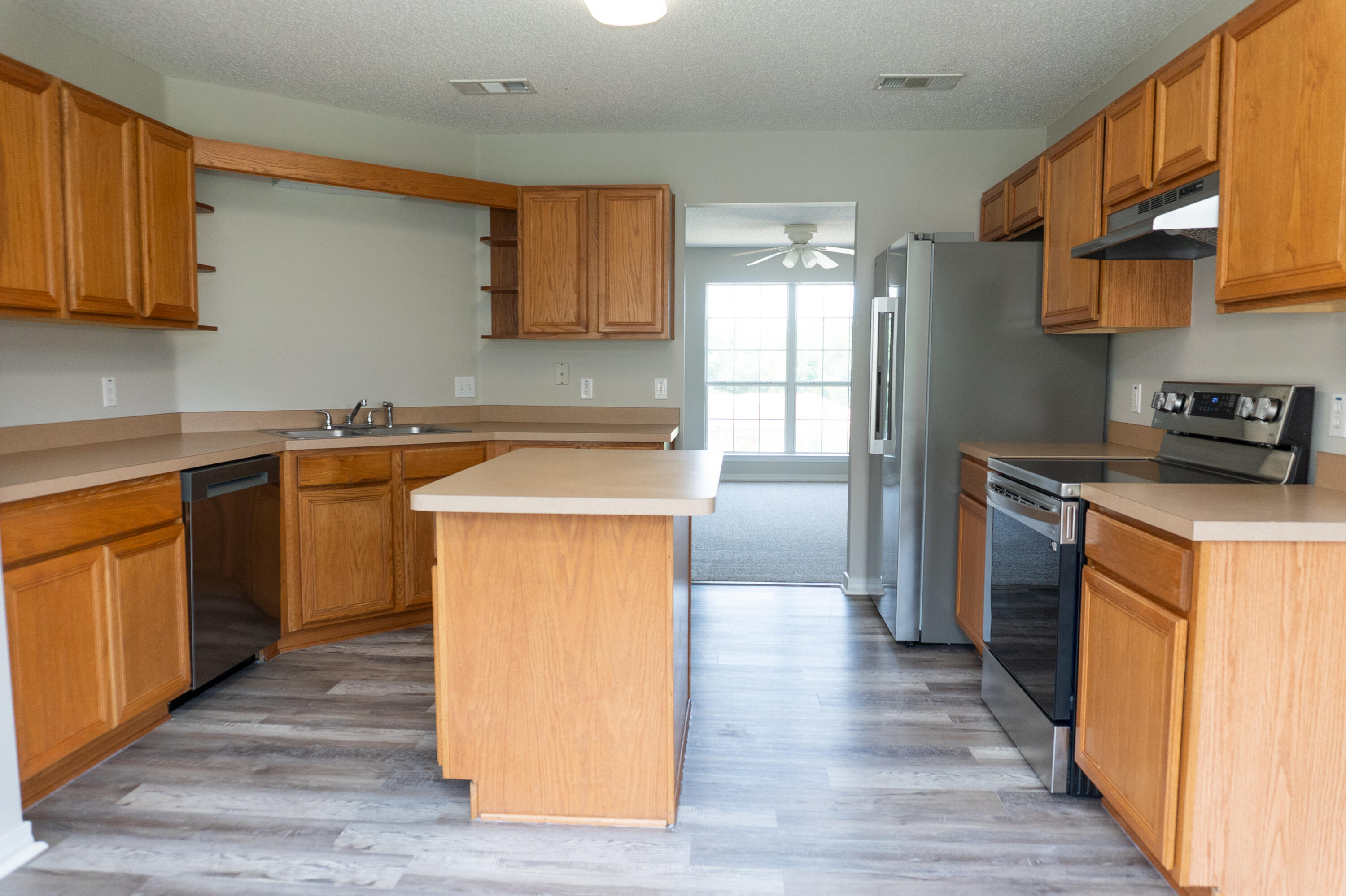 WESTVIEW ESTATES PH 5 - Residential Lease