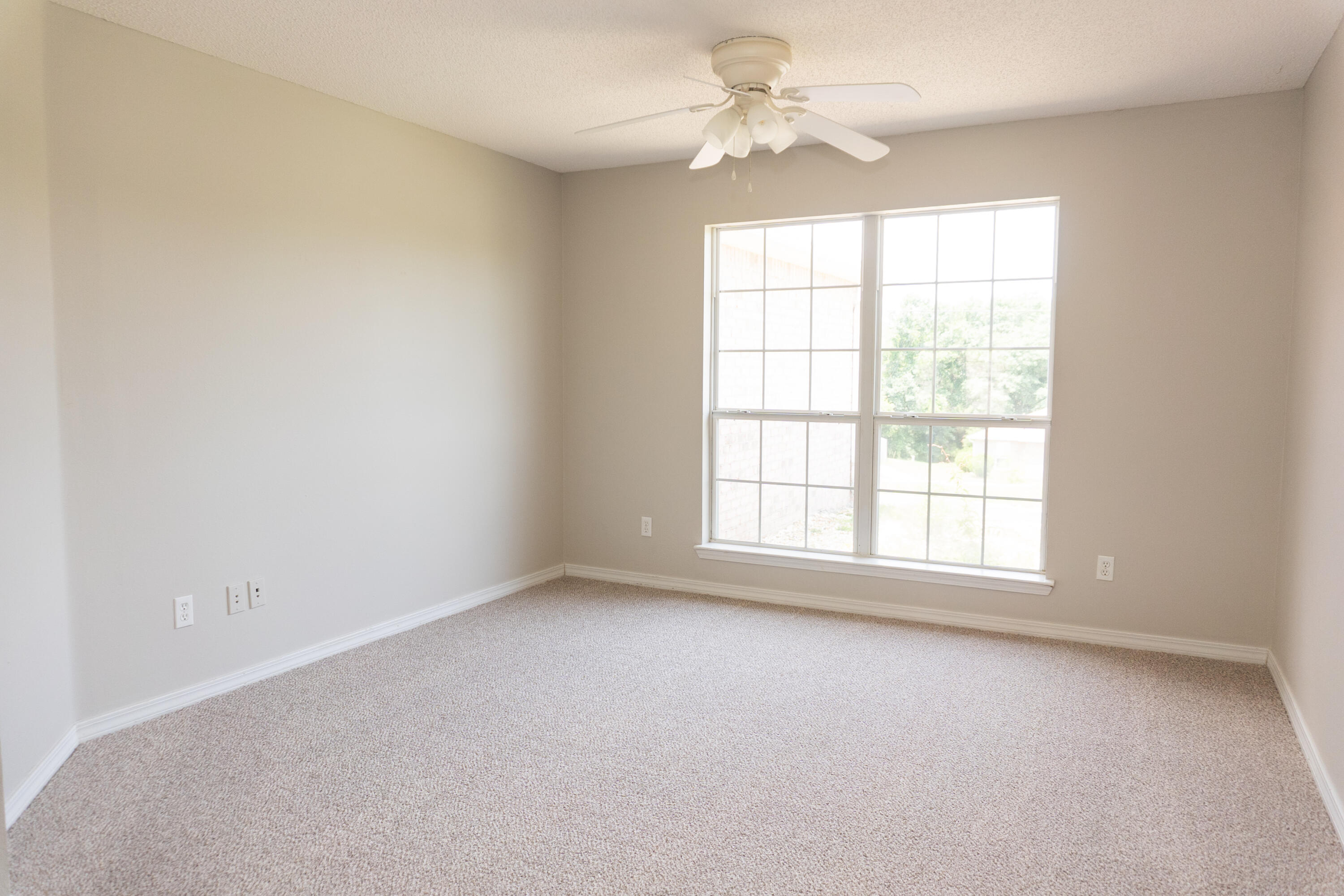 WESTVIEW ESTATES PH 5 - Residential Lease