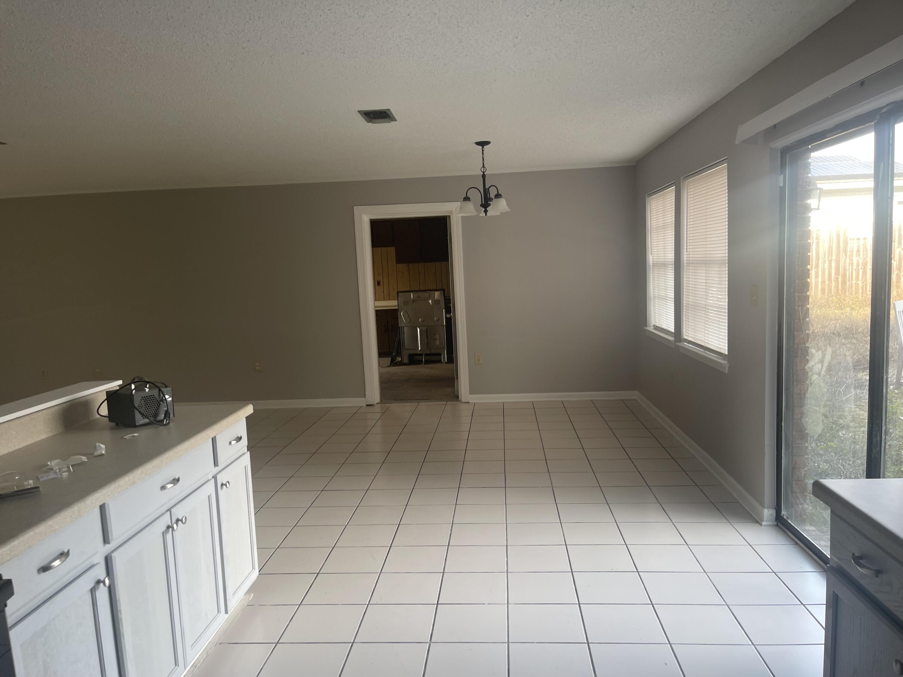 WYNNEHAVEN BEACH ESTATES 1ST ADDN - Residential Lease