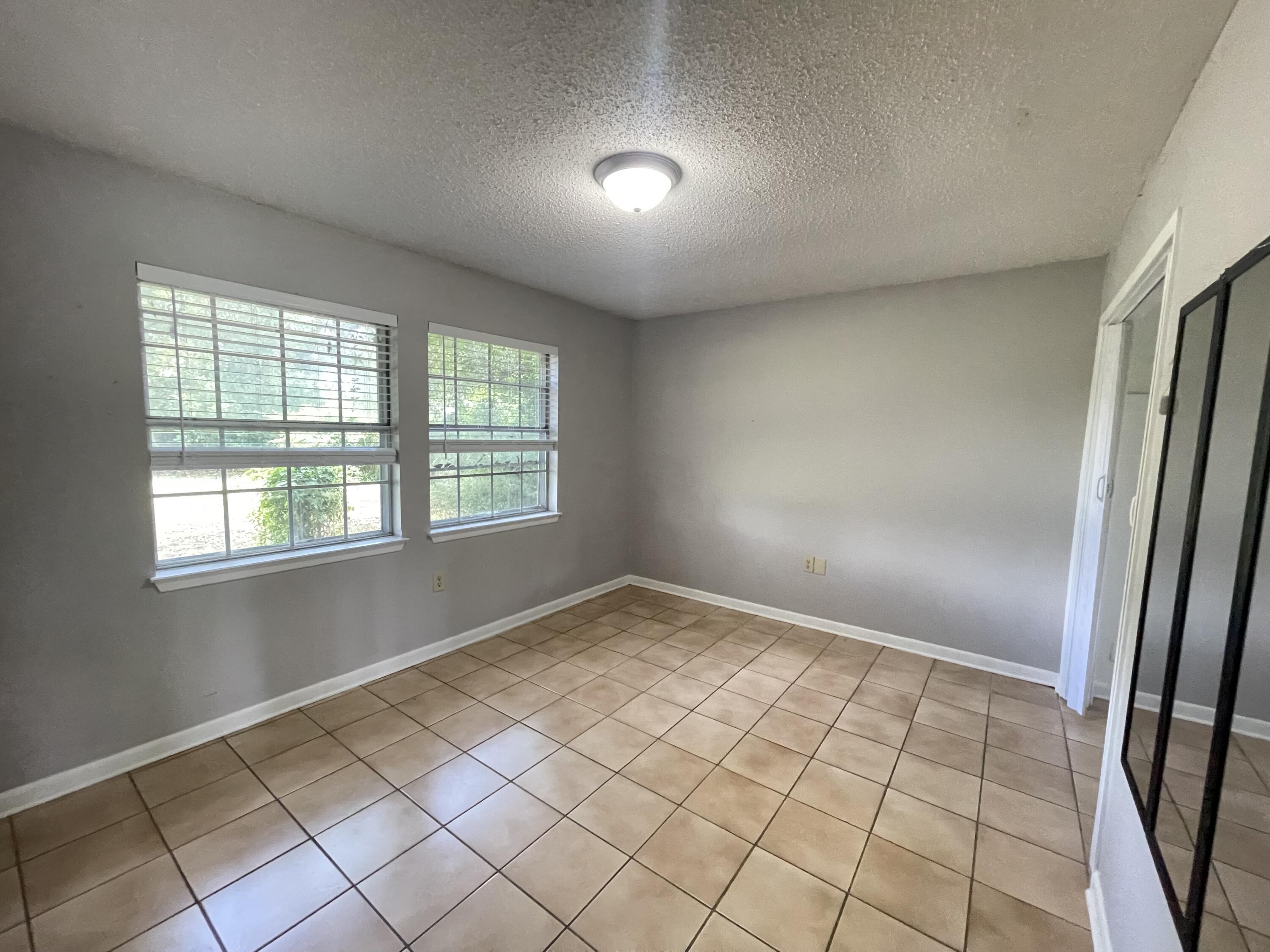 WYNNEHAVEN BEACH ESTATES 1ST ADDN - Residential Lease