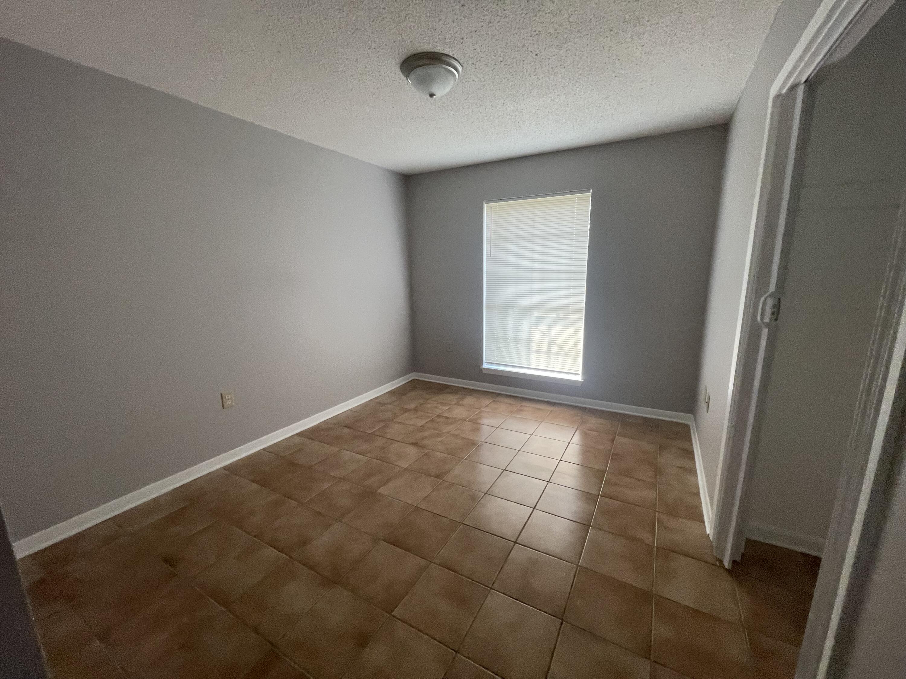 WYNNEHAVEN BEACH ESTATES 1ST ADDN - Residential Lease