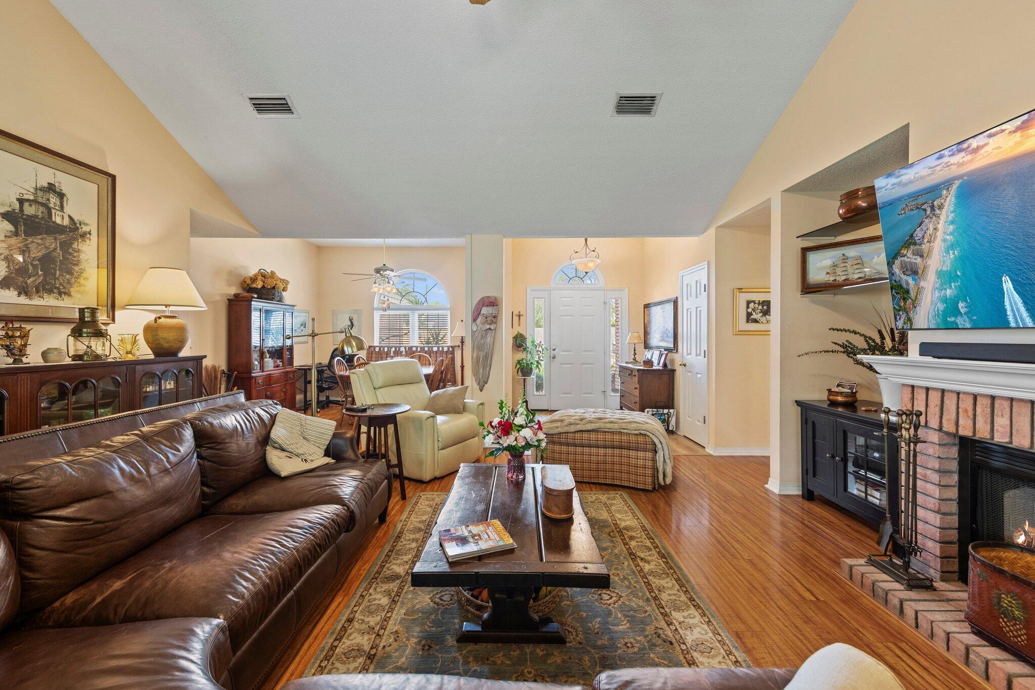 INDIAN WOODS - Residential