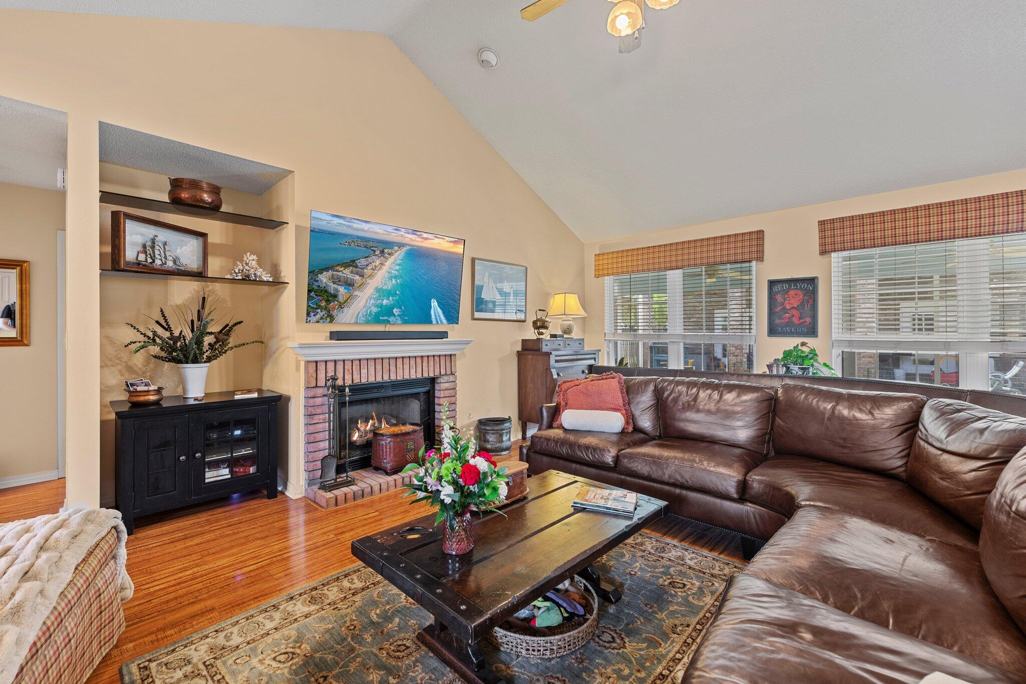 INDIAN WOODS - Residential