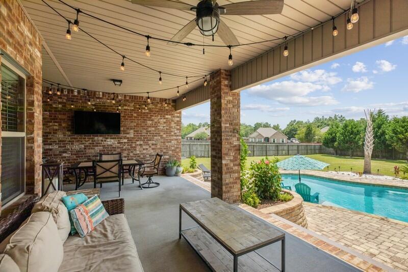 BROWNSTONE MANOR - Residential