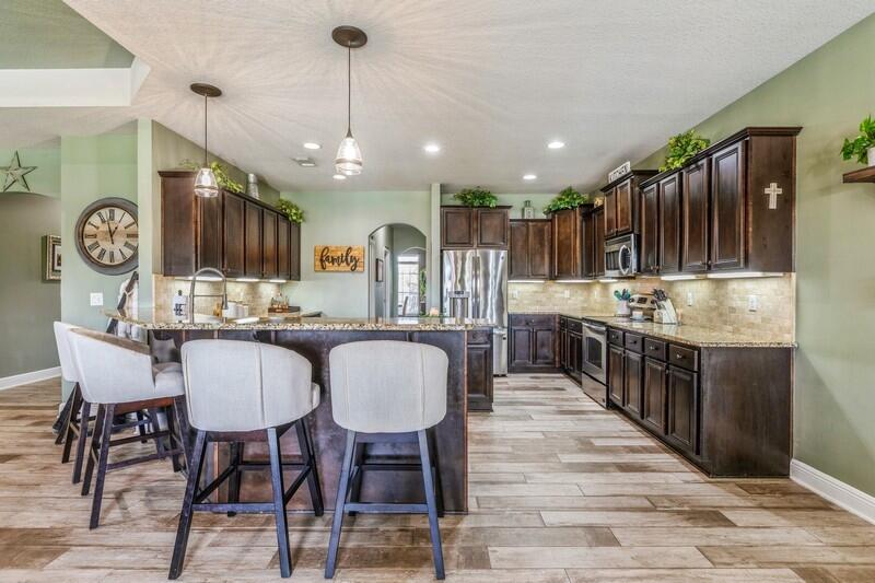 BROWNSTONE MANOR - Residential